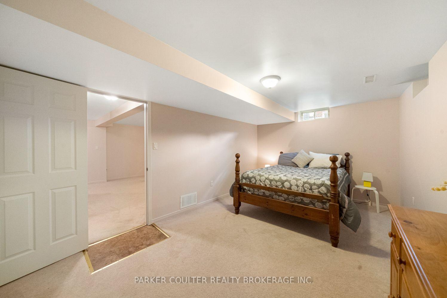 Photo 33 of 32 Carter Crescent, Orillia — HOMEH
