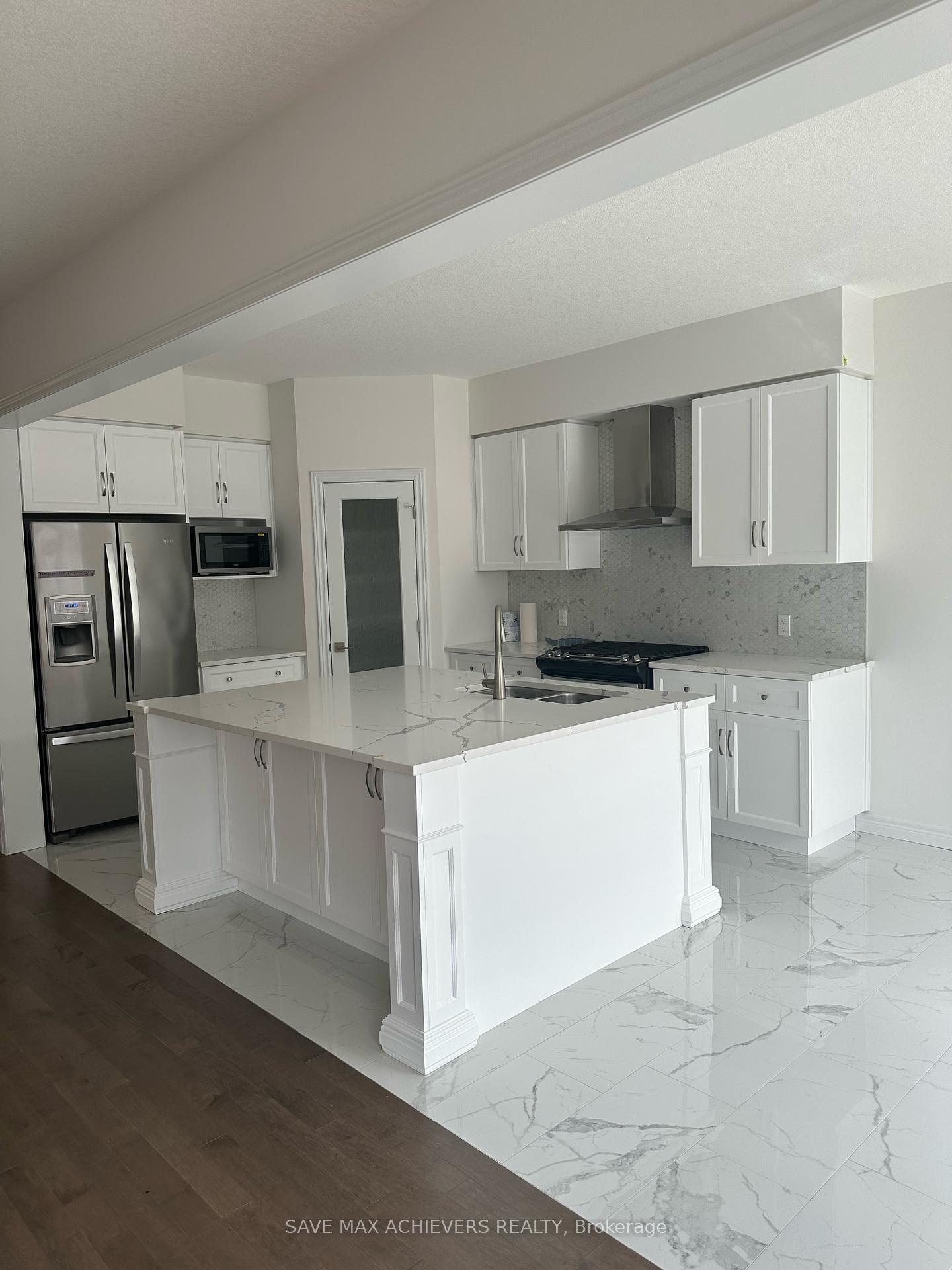 Photo 5 of 11 Sugar Trail E, Kitchener, Forest Heights — HOMEH