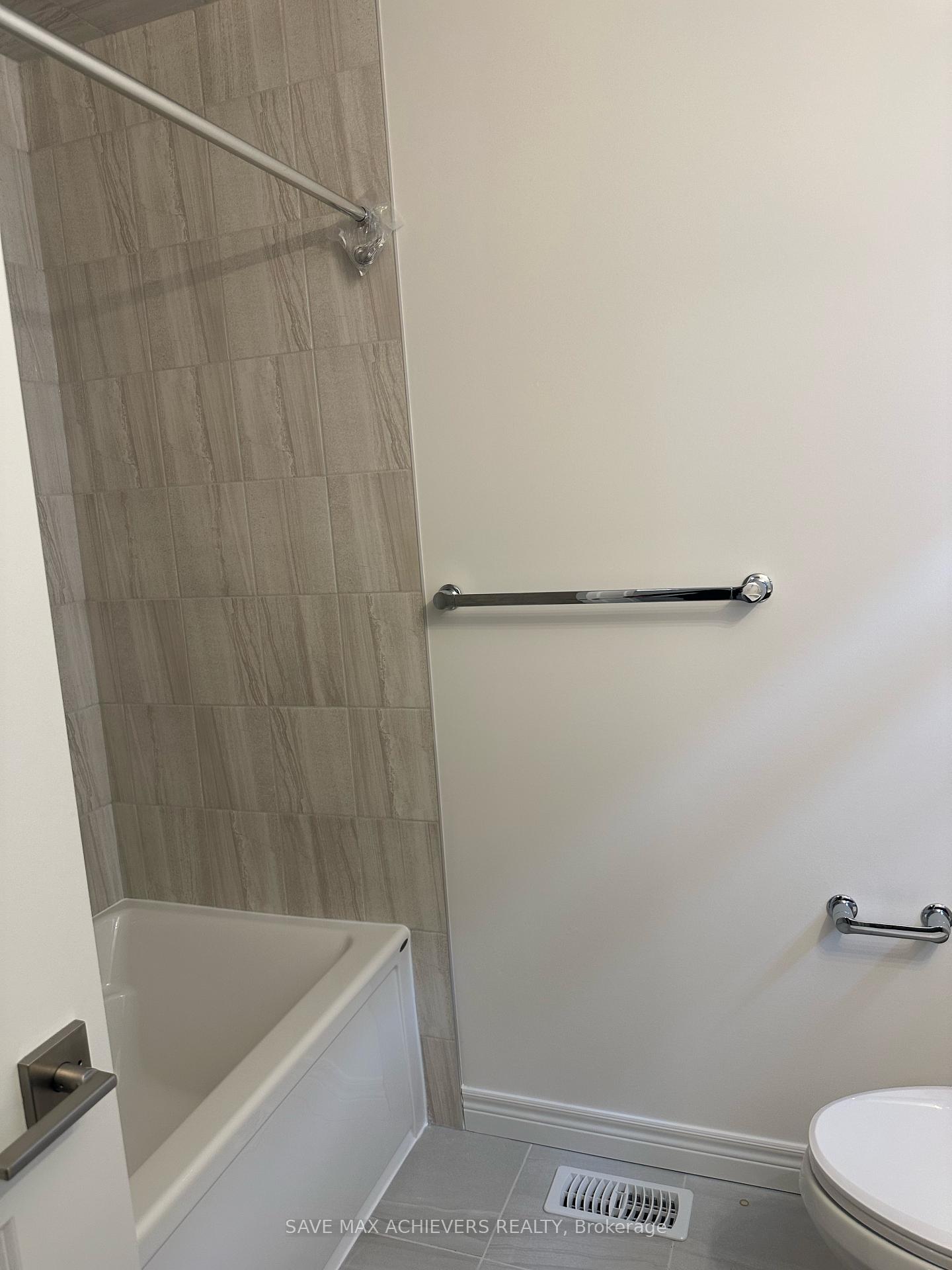 Photo 21 of 11 Sugar Trail E, Kitchener, Forest Heights — HOMEH