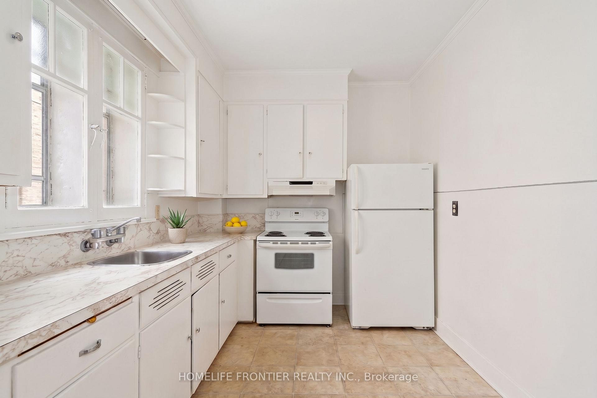 Photo 5 of 643 2ND Avenue E, Owen Sound — HOMEH