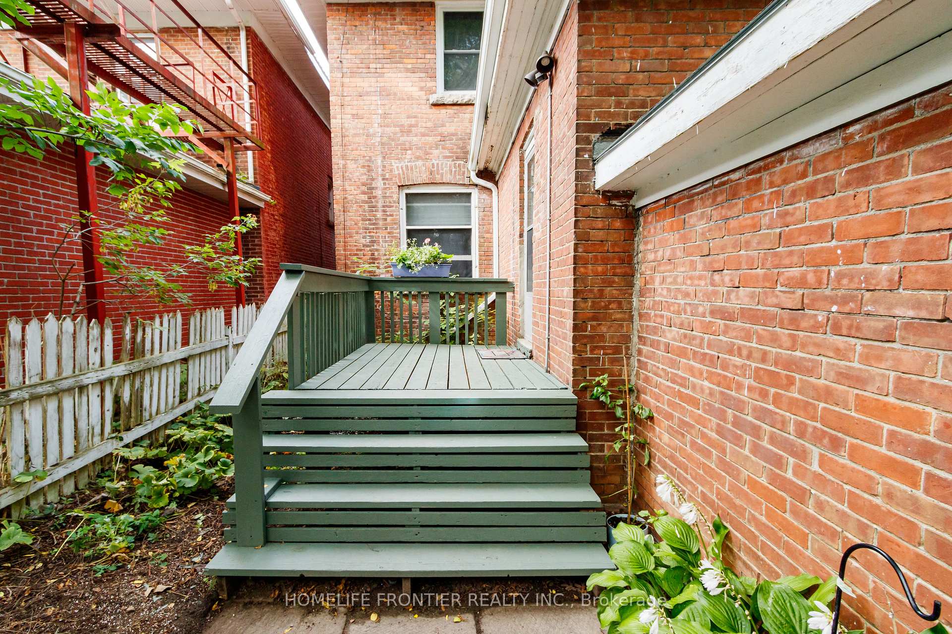 Photo 15 of 643 2ND Avenue E, Owen Sound — HOMEH