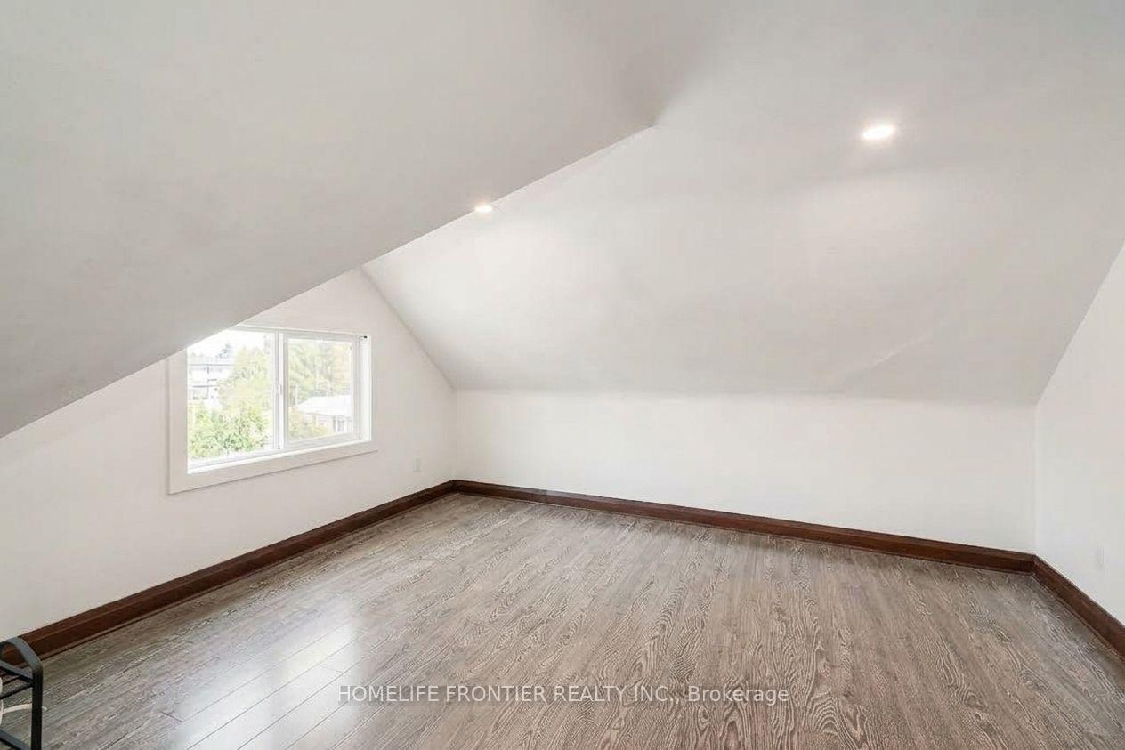 Photo 26 of 643 2ND Avenue E, Owen Sound — HOMEH