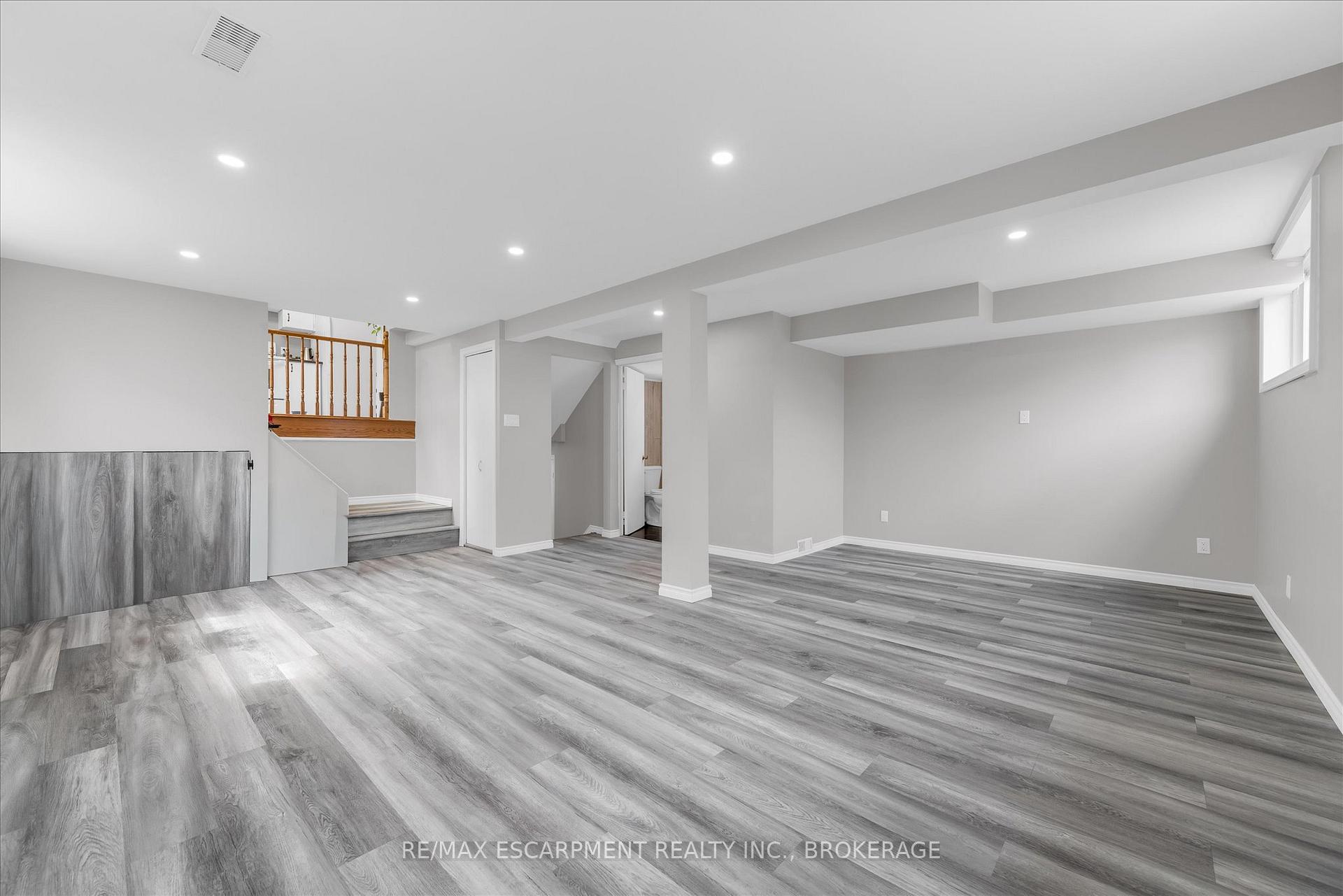 Photo 20 of 7506 Jubilee Drive, Niagara Falls, Marineland — HOMEH