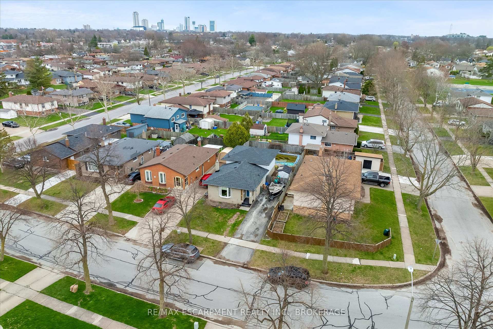 Photo 32 of 7506 Jubilee Drive, Niagara Falls, Marineland — HOMEH