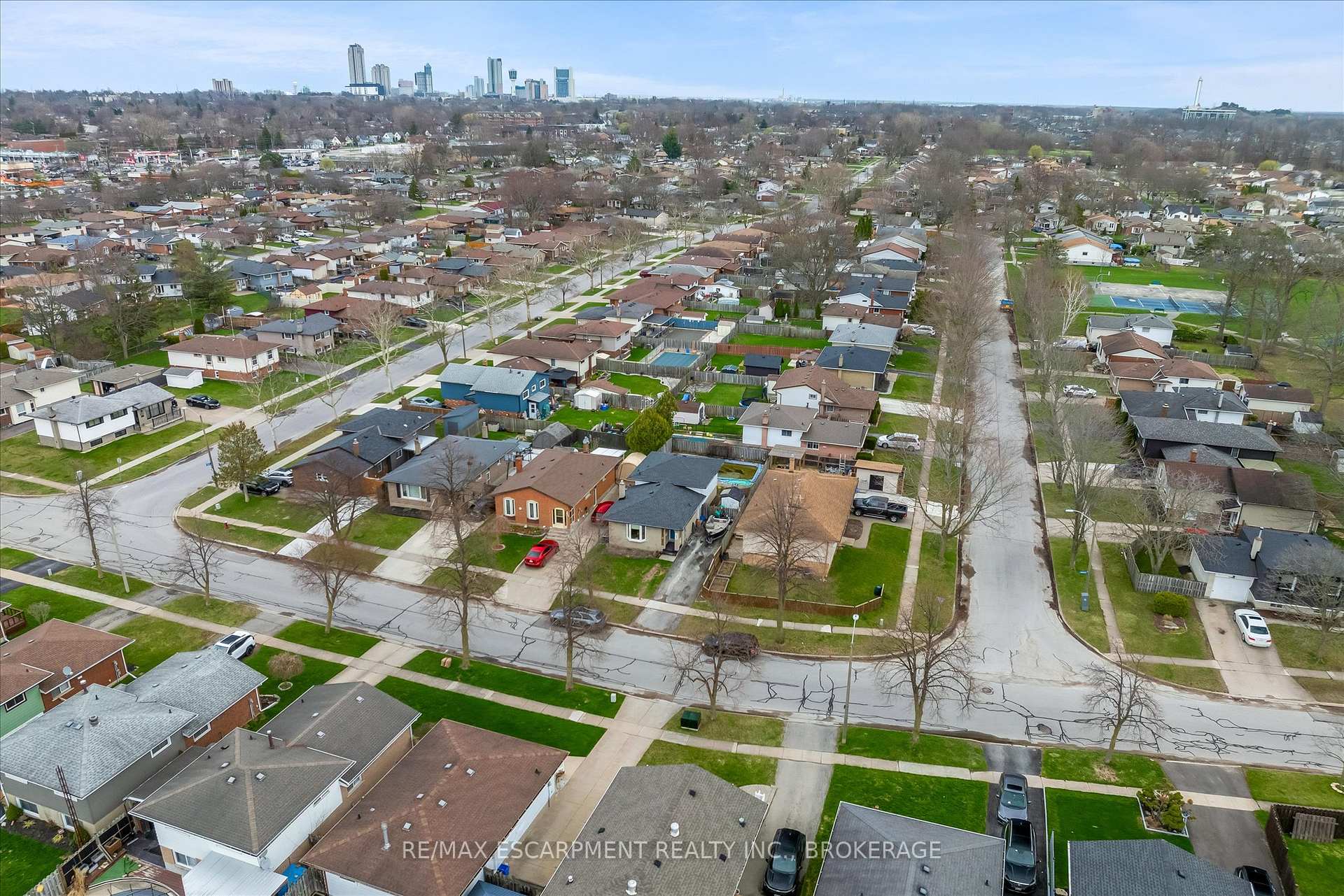 Photo 33 of 7506 Jubilee Drive, Niagara Falls, Marineland — HOMEH