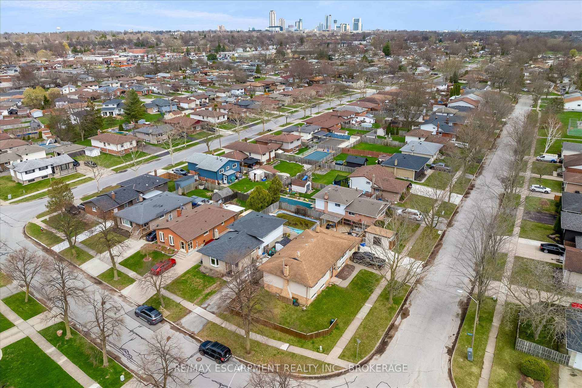 Photo 35 of 7506 Jubilee Drive, Niagara Falls, Marineland — HOMEH