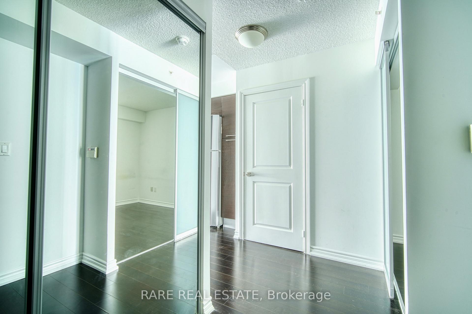 Photo 2 of Unit 1024, 386 Yonge Street, Toronto, Bay Street Corridor — HOMEH