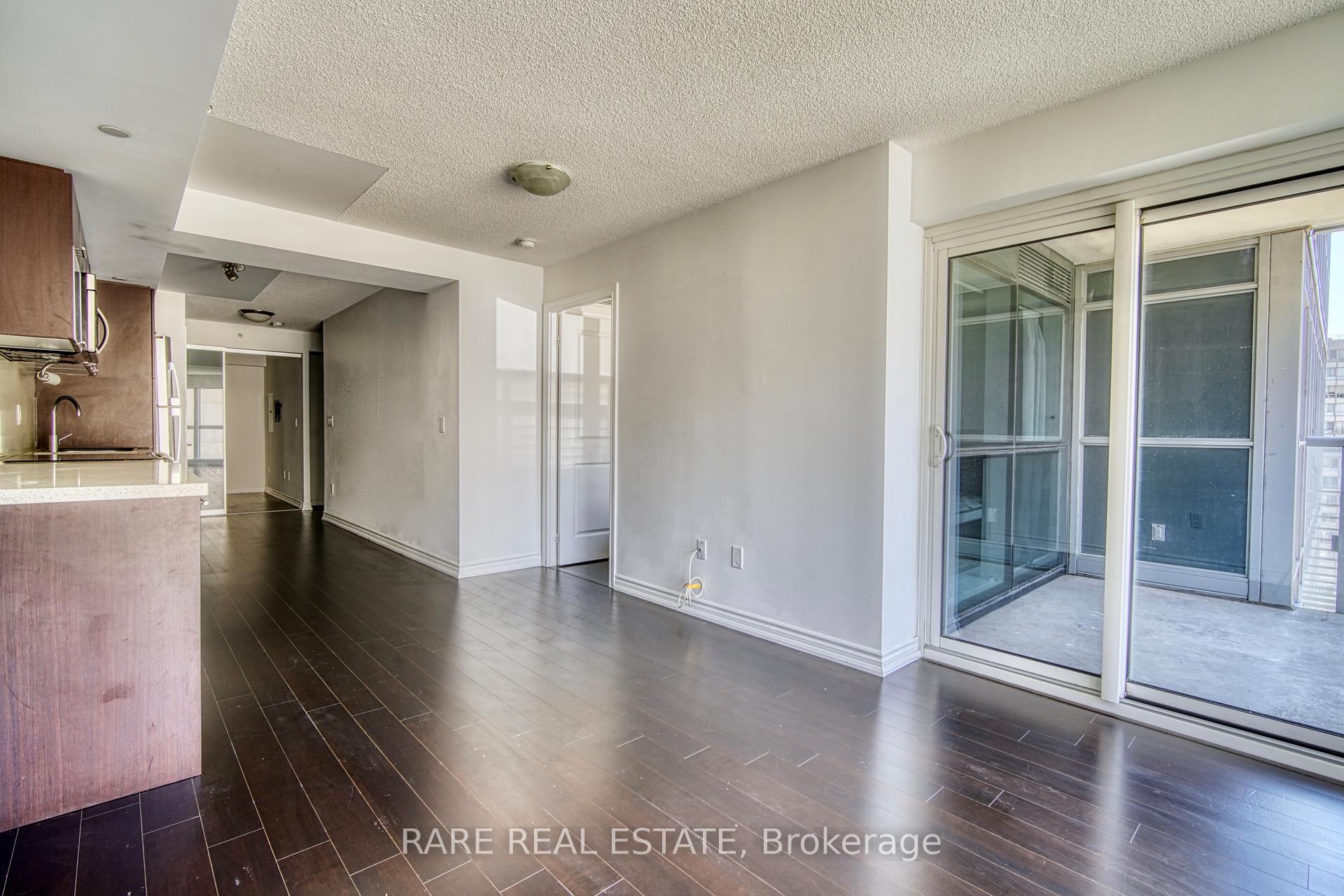 Photo 10 of Unit 1024, 386 Yonge Street, Toronto, Bay Street Corridor — HOMEH