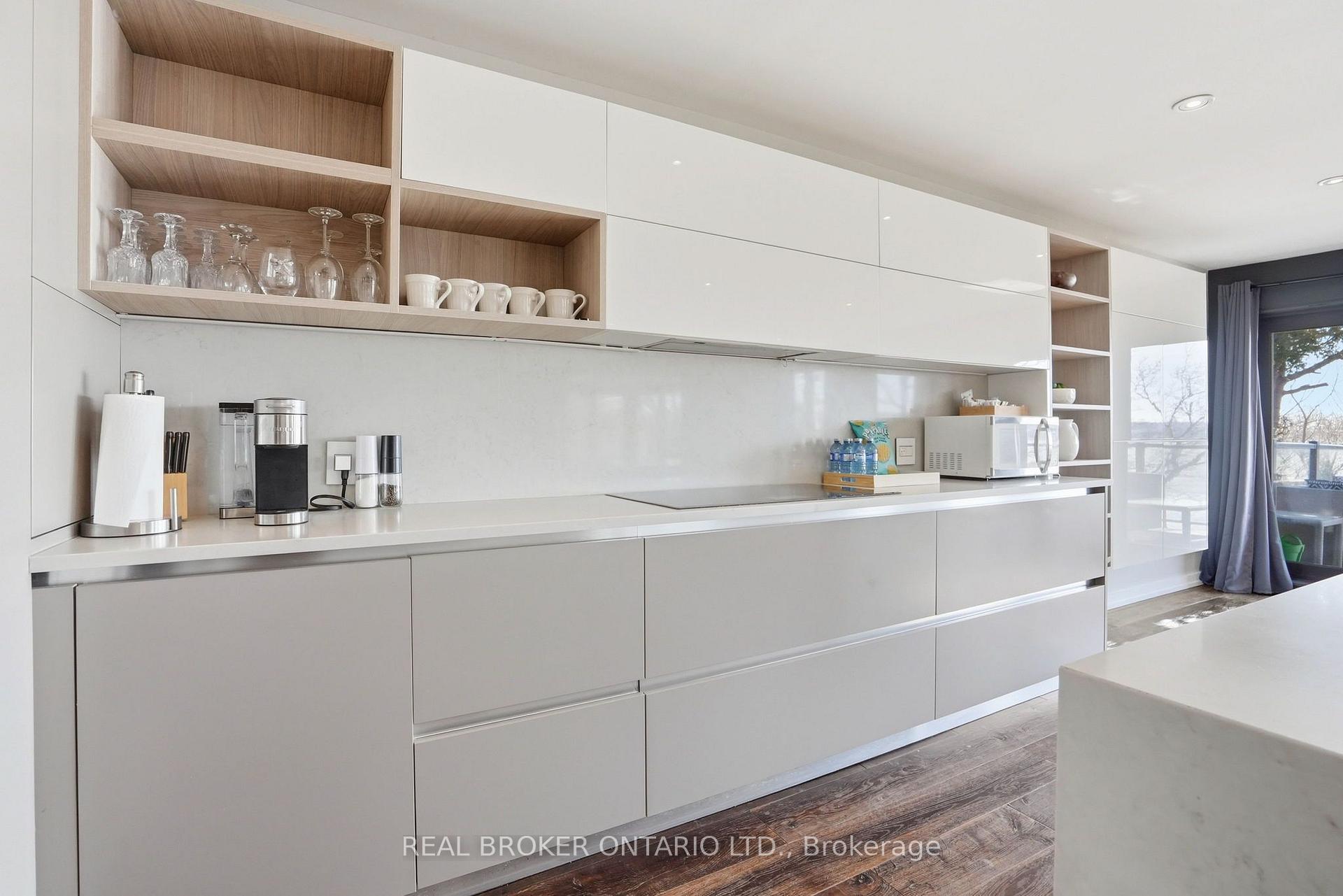 Photo 11 of 868 Danforth Place, Burlington, Bayview — HOMEH