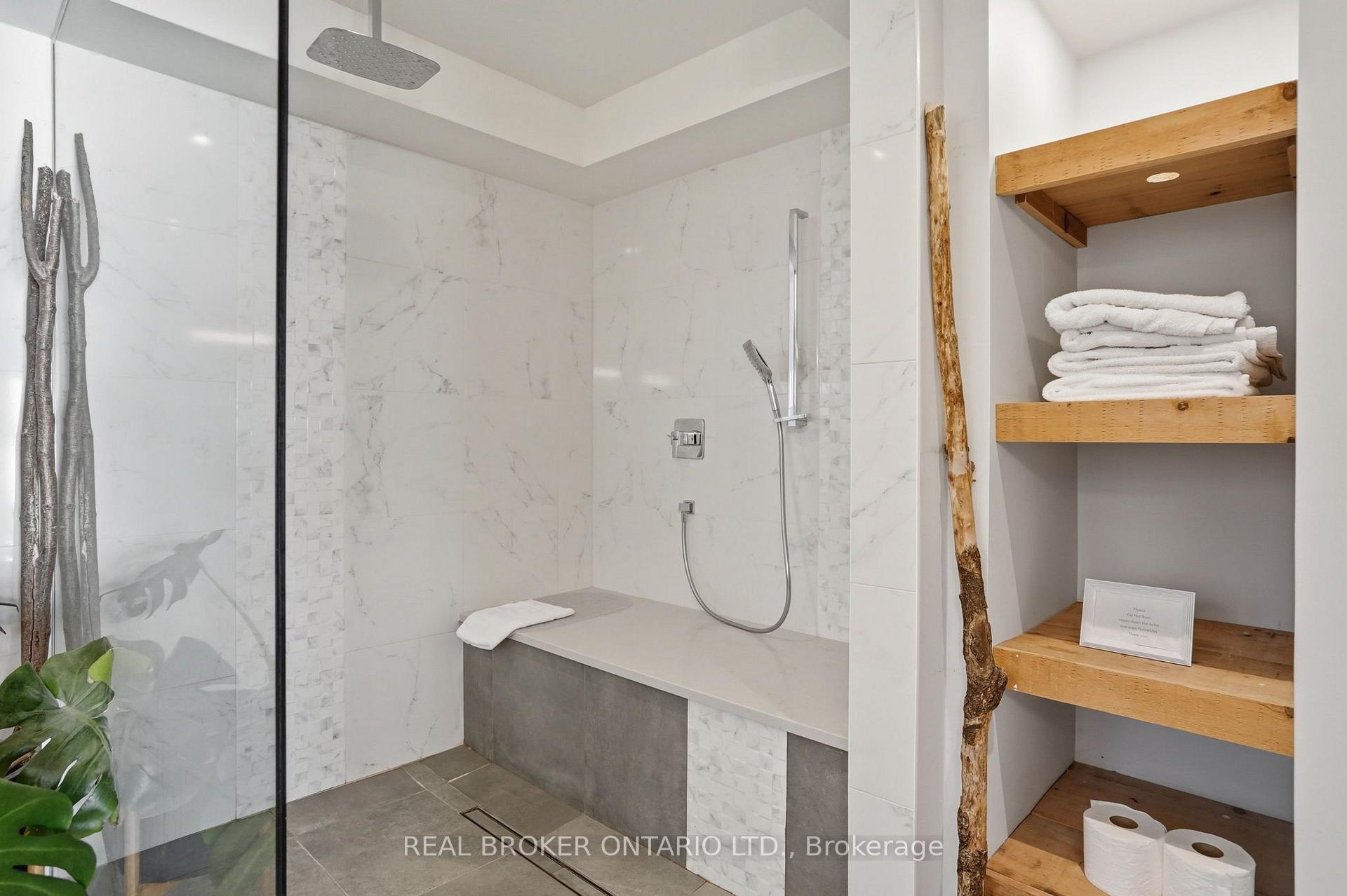 Photo 18 of 868 Danforth Place, Burlington, Bayview — HOMEH