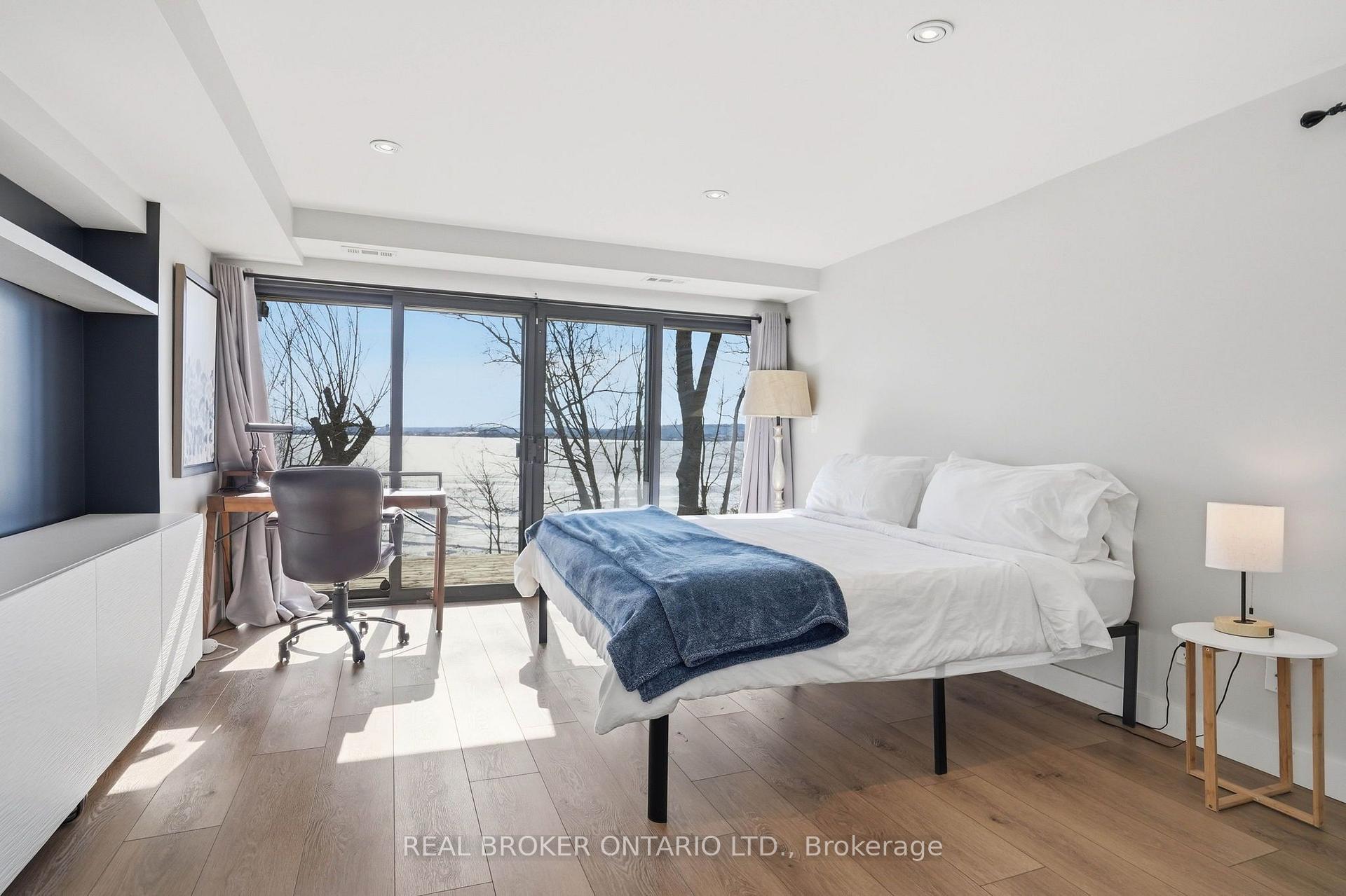 Photo 19 of 868 Danforth Place, Burlington, Bayview — HOMEH
