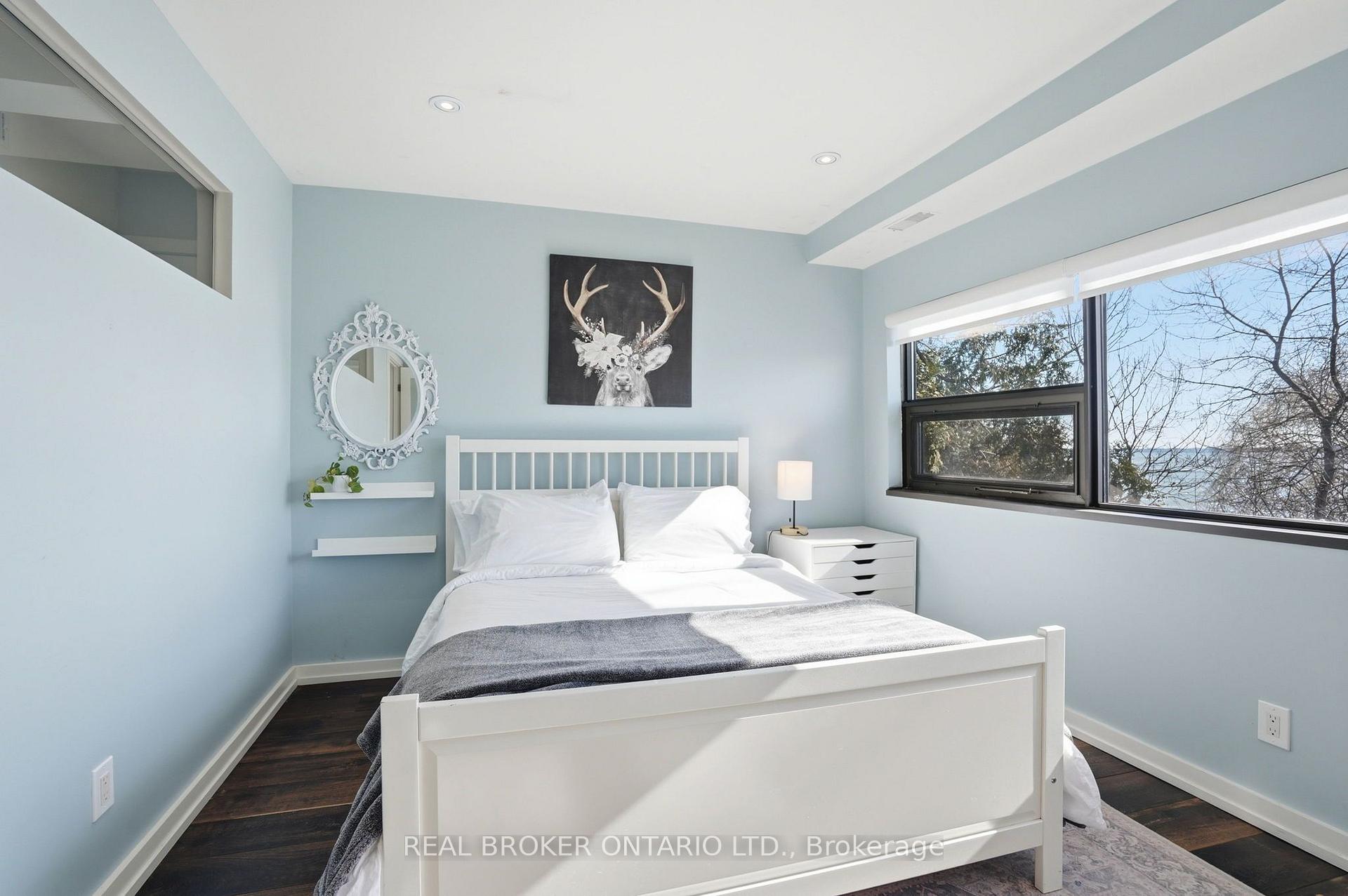 Photo 22 of 868 Danforth Place, Burlington, Bayview — HOMEH