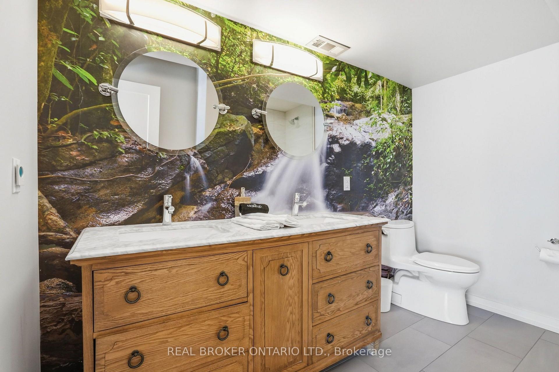 Photo 24 of 868 Danforth Place, Burlington, Bayview — HOMEH