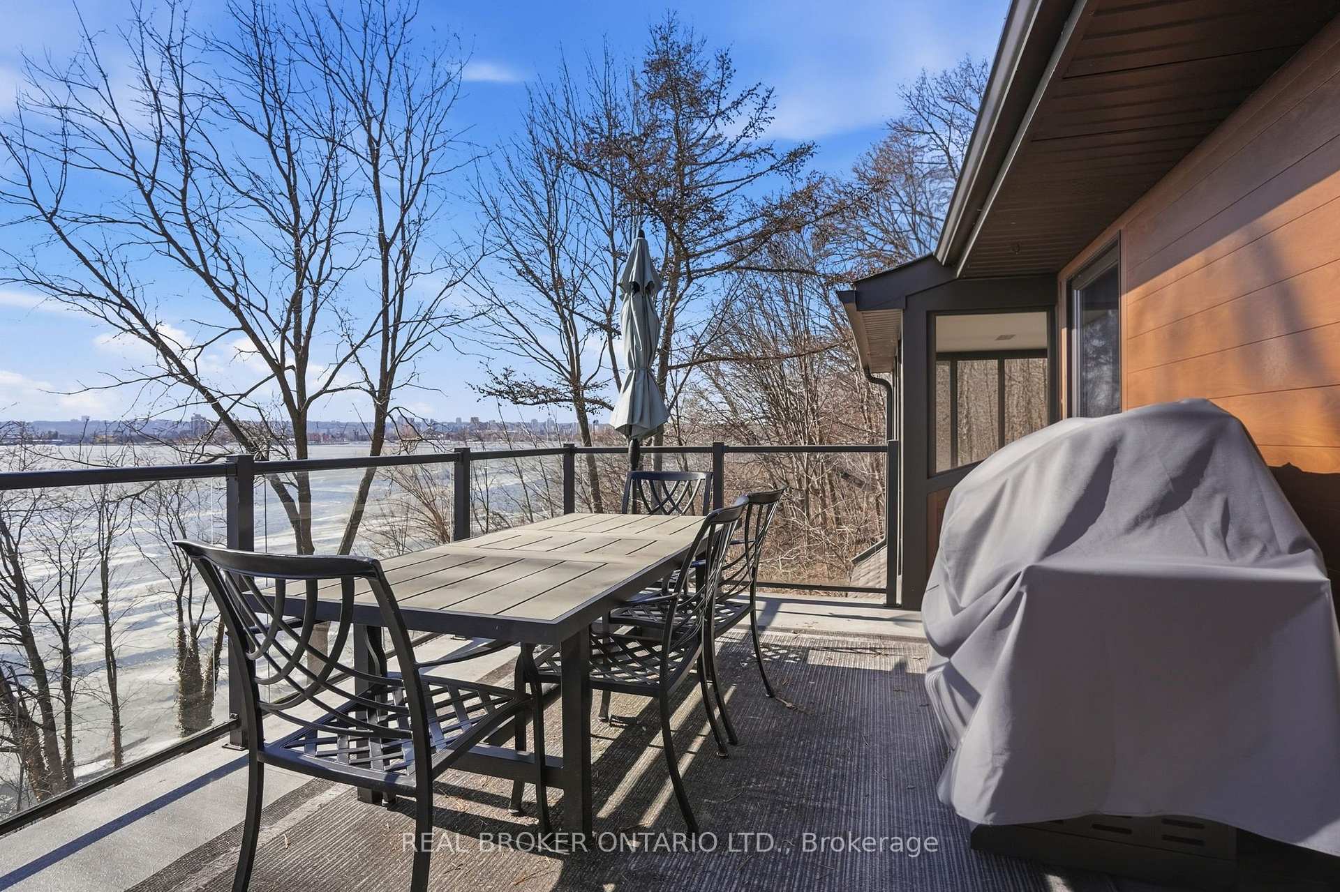 Photo 32 of 868 Danforth Place, Burlington, Bayview — HOMEH