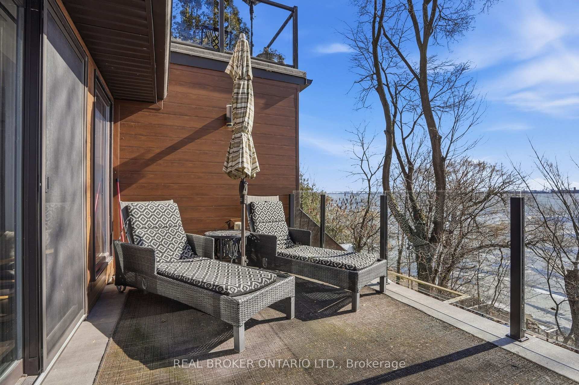 Photo 34 of 868 Danforth Place, Burlington, Bayview — HOMEH