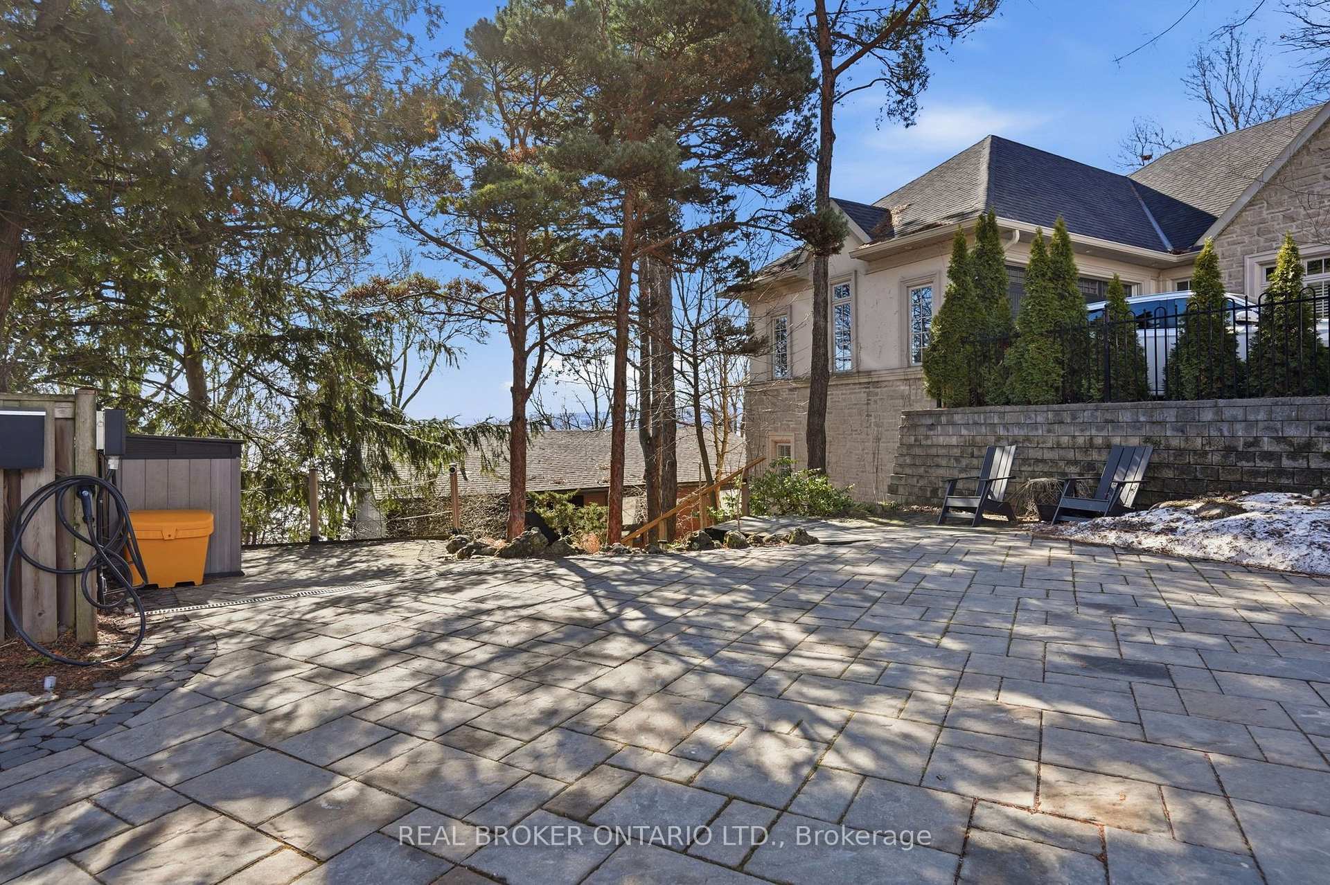 Photo 35 of 868 Danforth Place, Burlington, Bayview — HOMEH