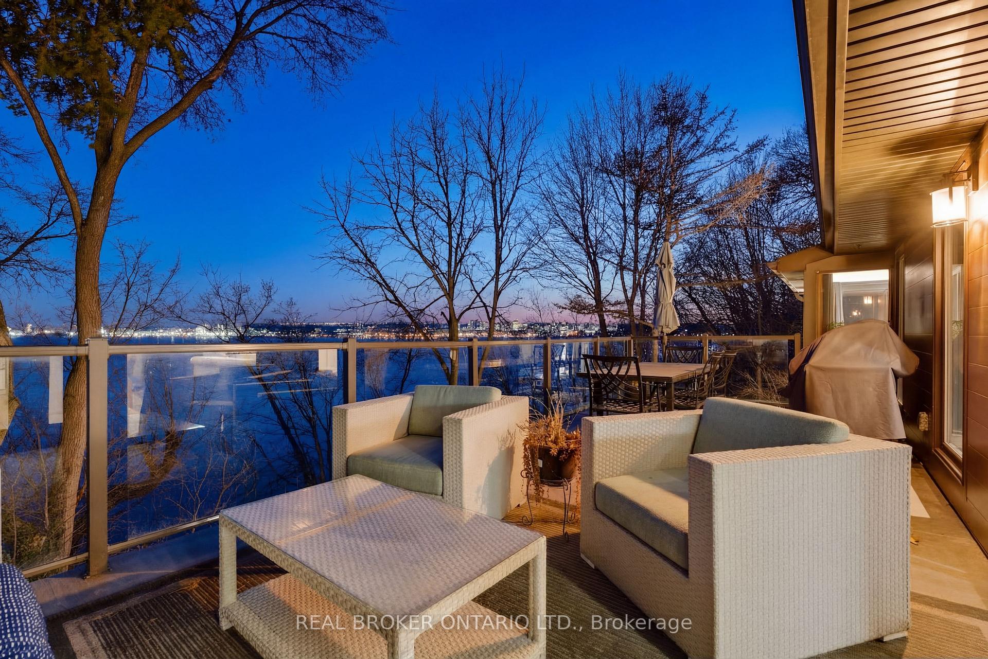 Photo 40 of 868 Danforth Place, Burlington, Bayview — HOMEH