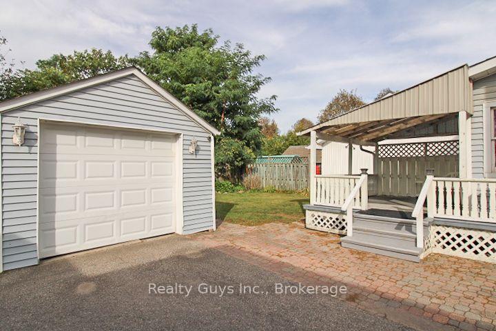 Photo 2 of 523 Armour Road, Peterborough, Ashburnham Ward 4 — HOMEH