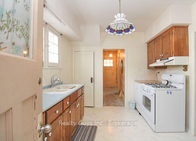 Photo 19 of 523 Armour Road, Peterborough, Ashburnham Ward 4 — HOMEH
