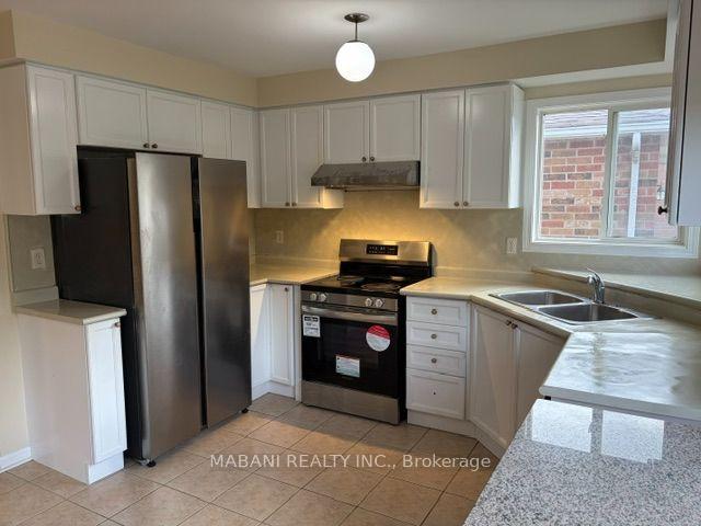 Photo 2 of 5975 Sidmouth Street, Mississauga, East Credit — HOMEH