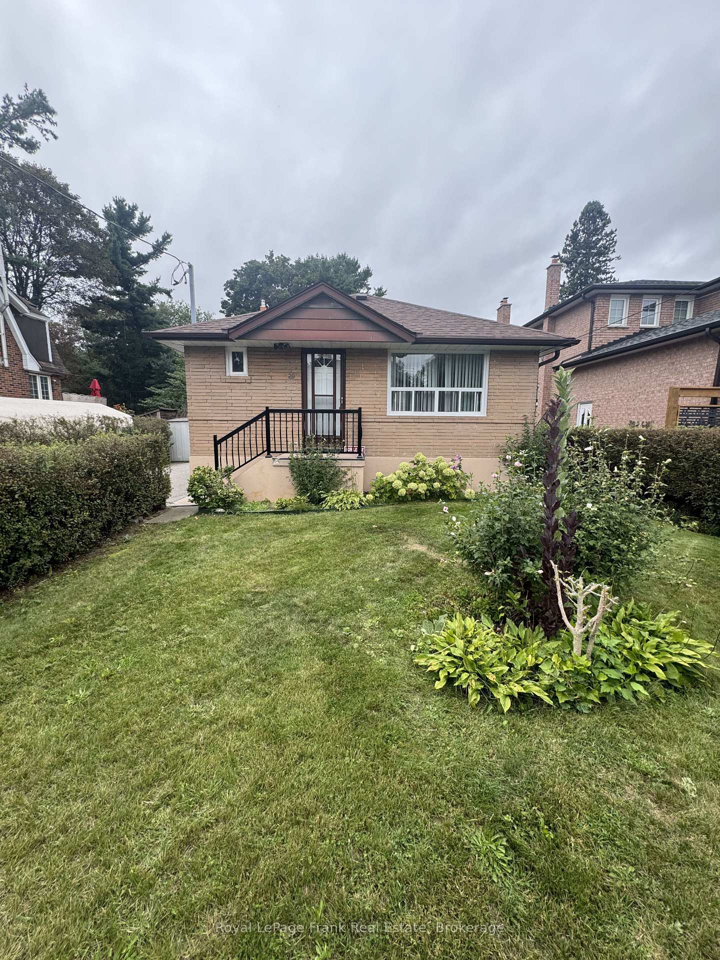 Photo 1 of 20 Gladys Road, Scarborough, Highland Creek — HOMEH