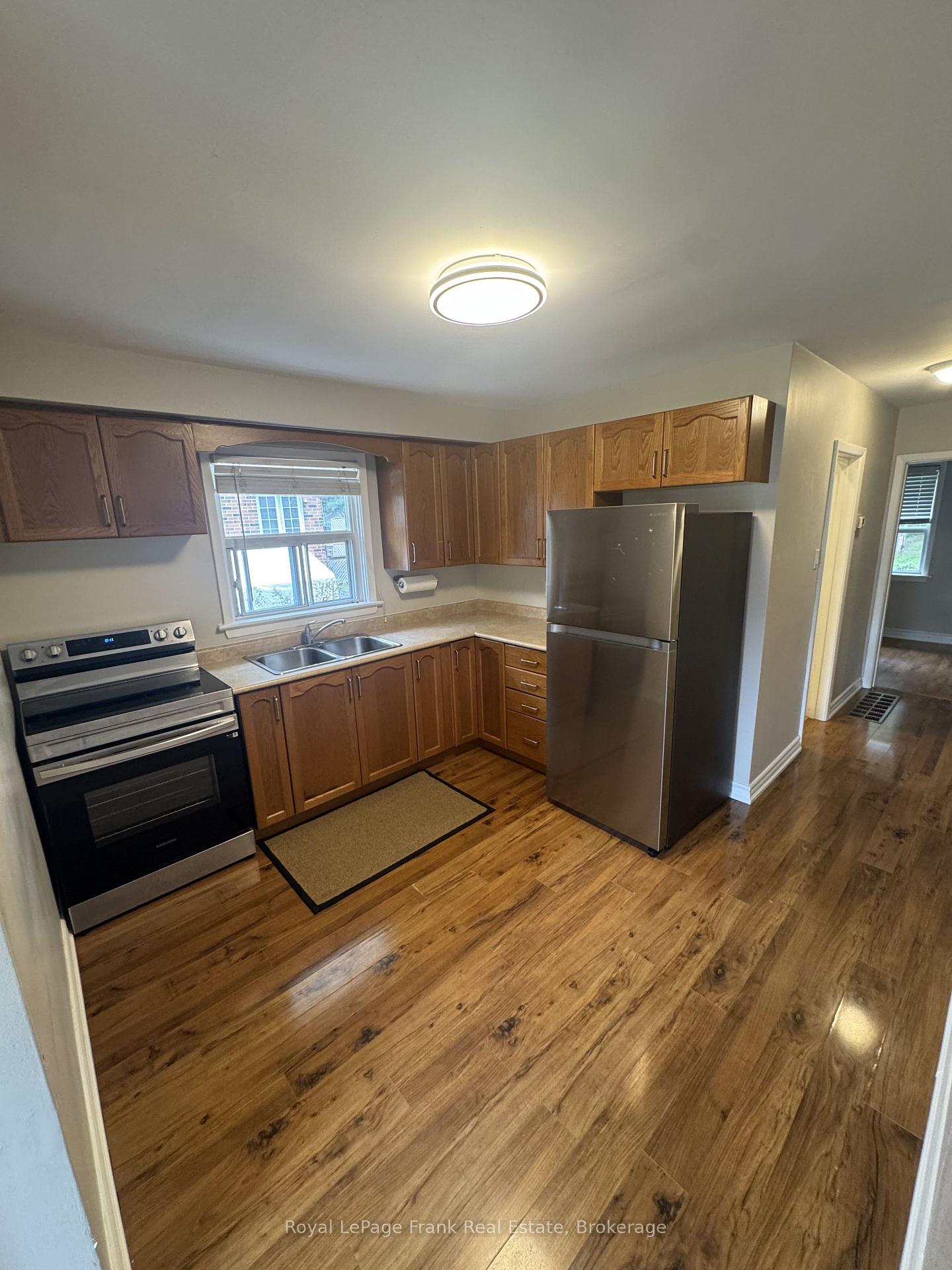 Photo 4 of 20 Gladys Road, Scarborough, Highland Creek — HOMEH