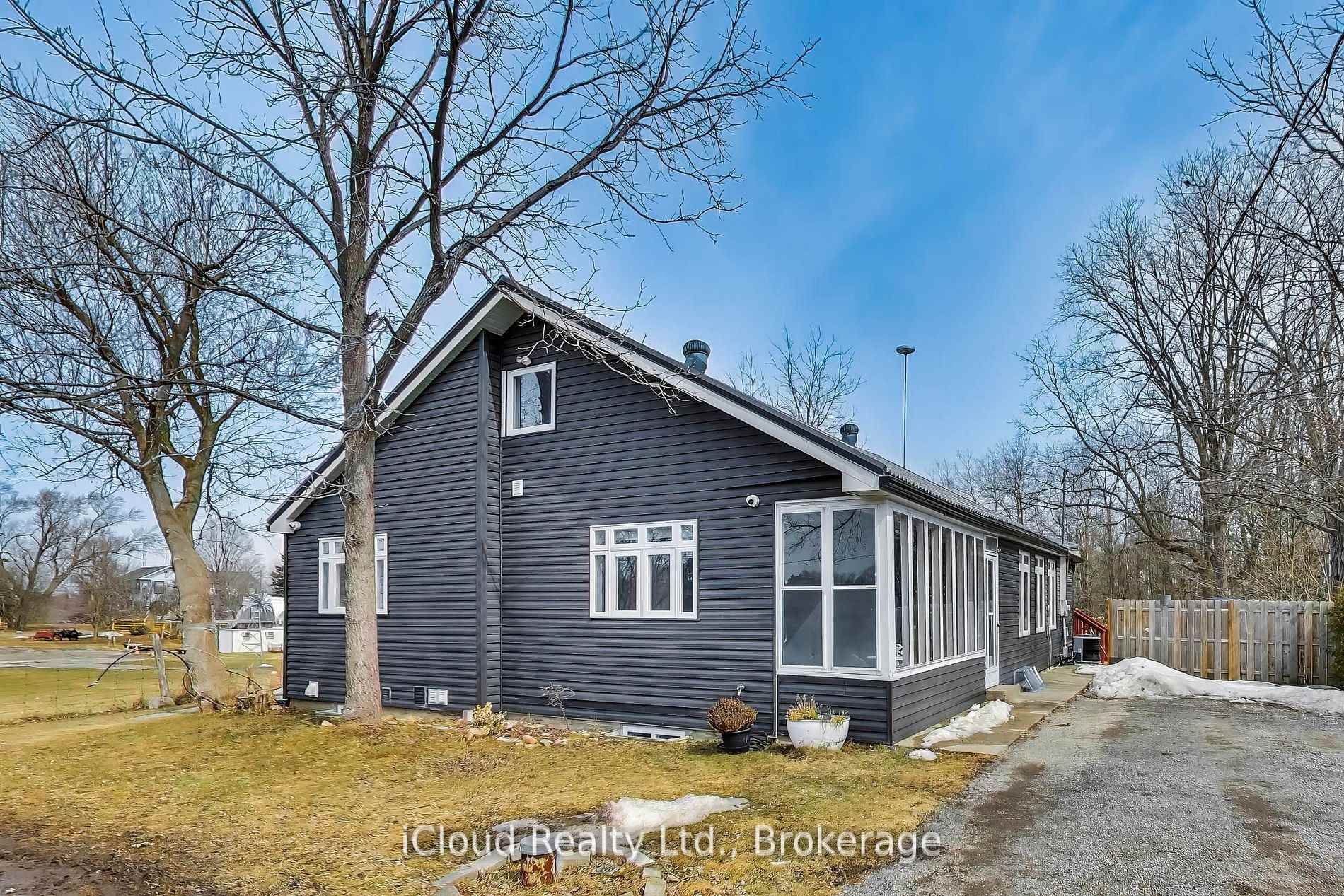 Photo 3 of 16175 Jane Street, King, Rural King — HOMEH