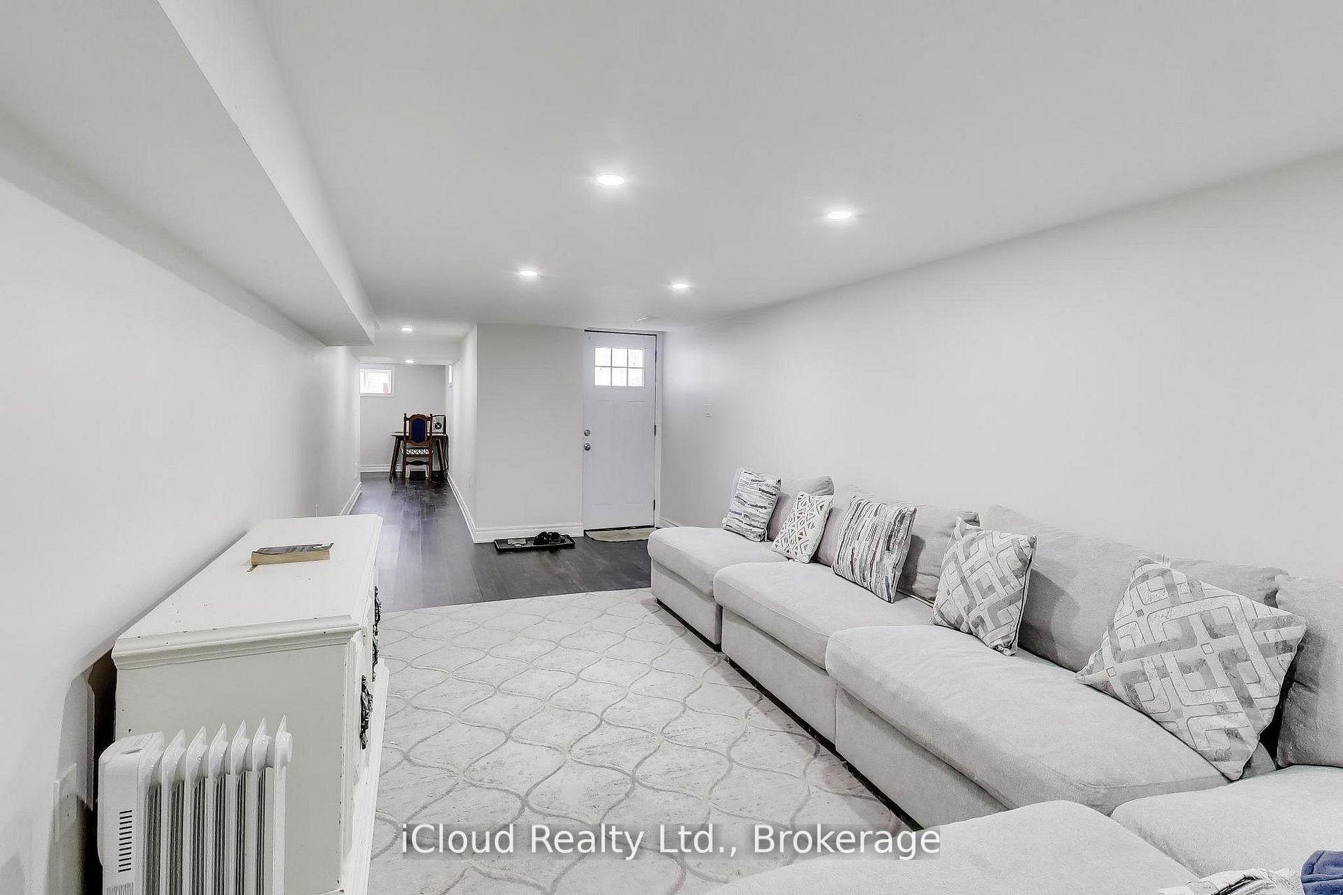 Photo 44 of 16175 Jane Street, King, Rural King — HOMEH