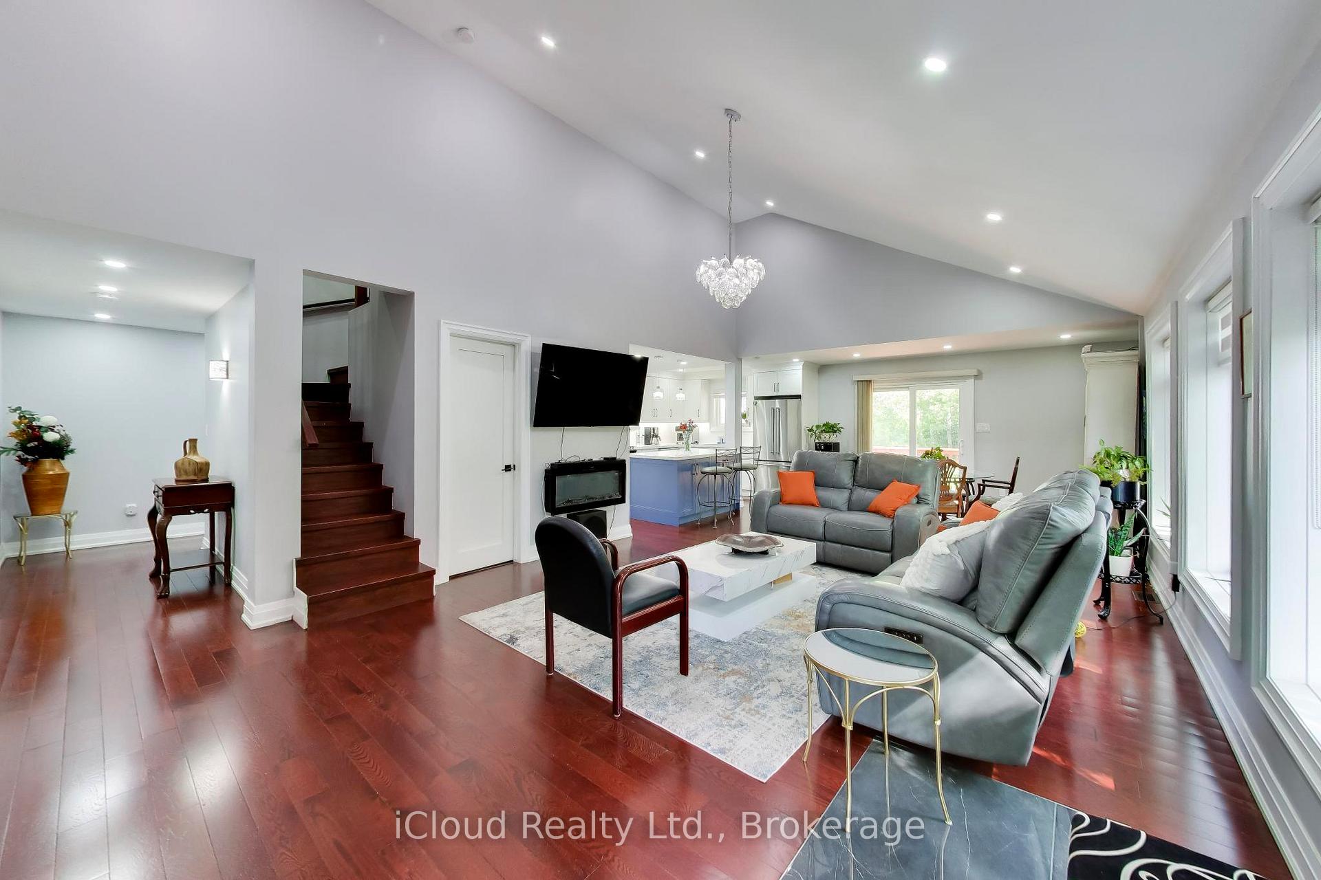 Photo 12 of 16175 Jane Street, King, Rural King — HOMEH