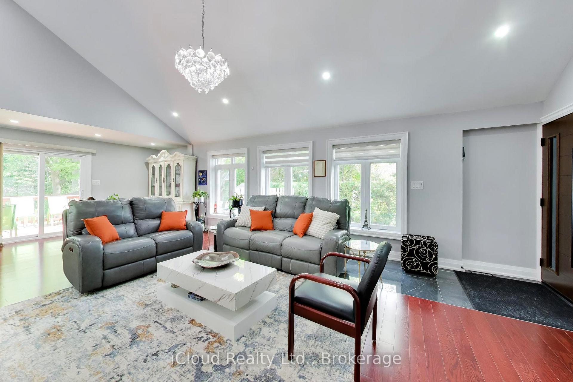 Photo 14 of 16175 Jane Street, King, Rural King — HOMEH