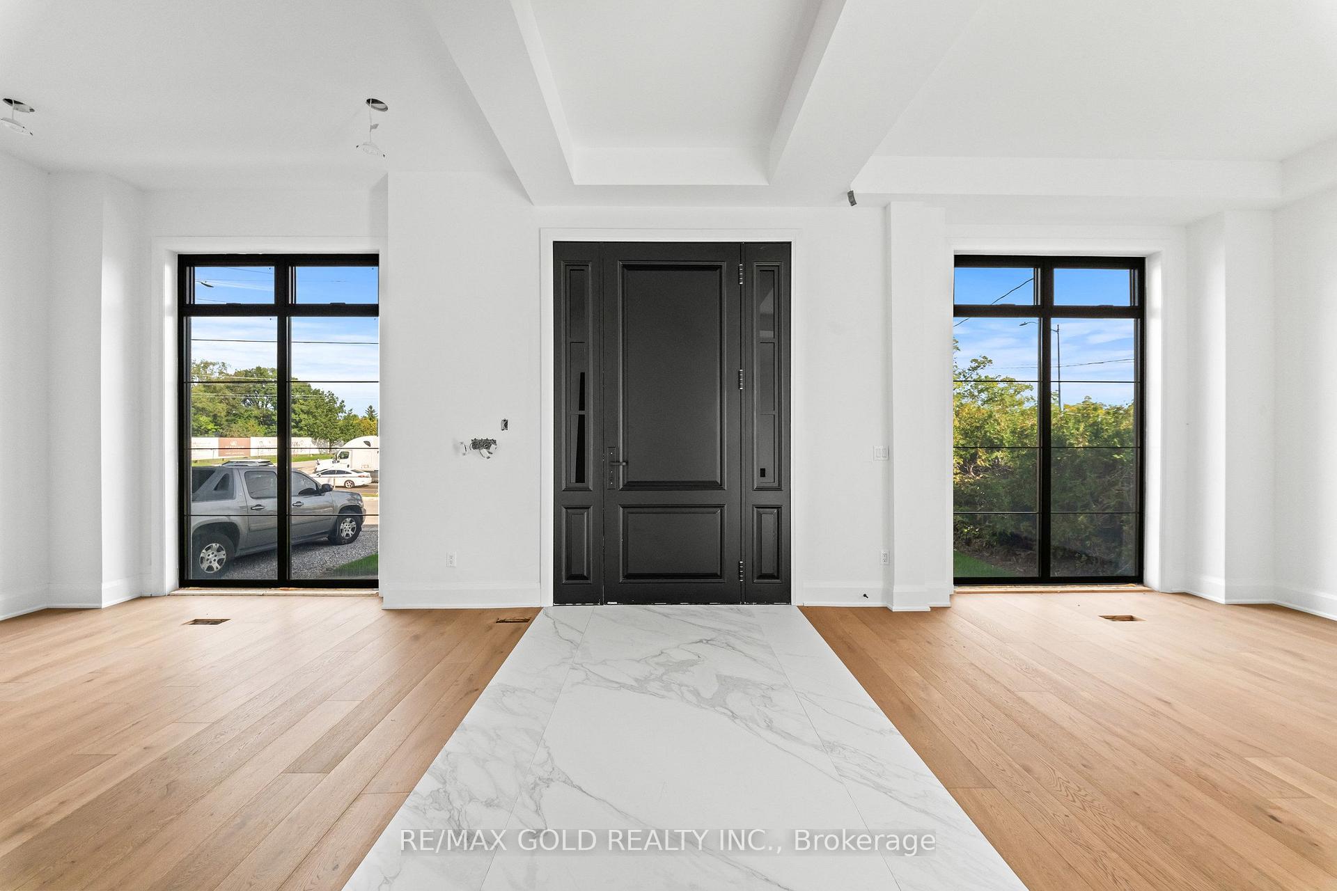 Photo 3 of 15 Mckenzie Street, Vaughan, Vaughan Grove — HOMEH