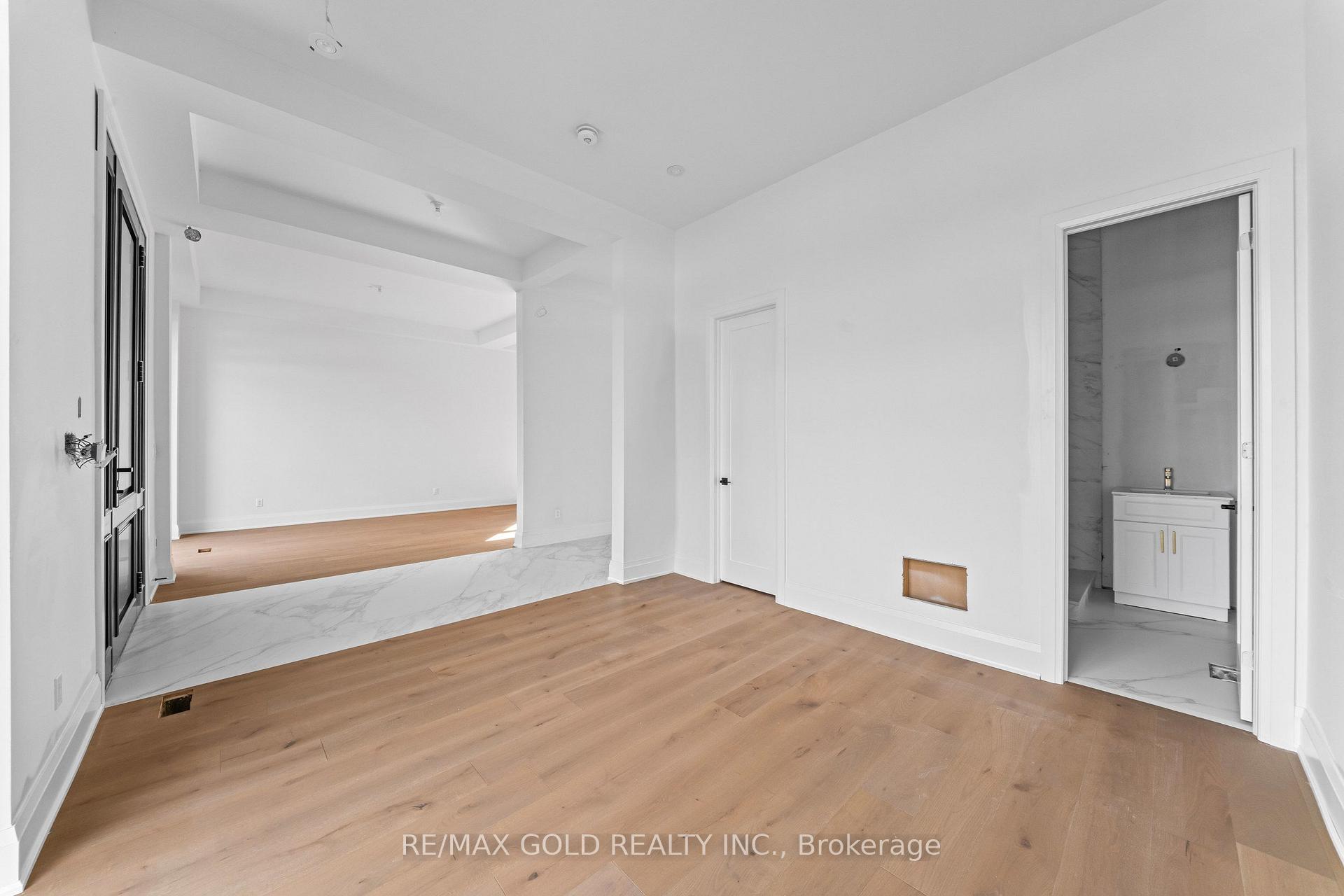 Photo 7 of 15 Mckenzie Street, Vaughan, Vaughan Grove — HOMEH