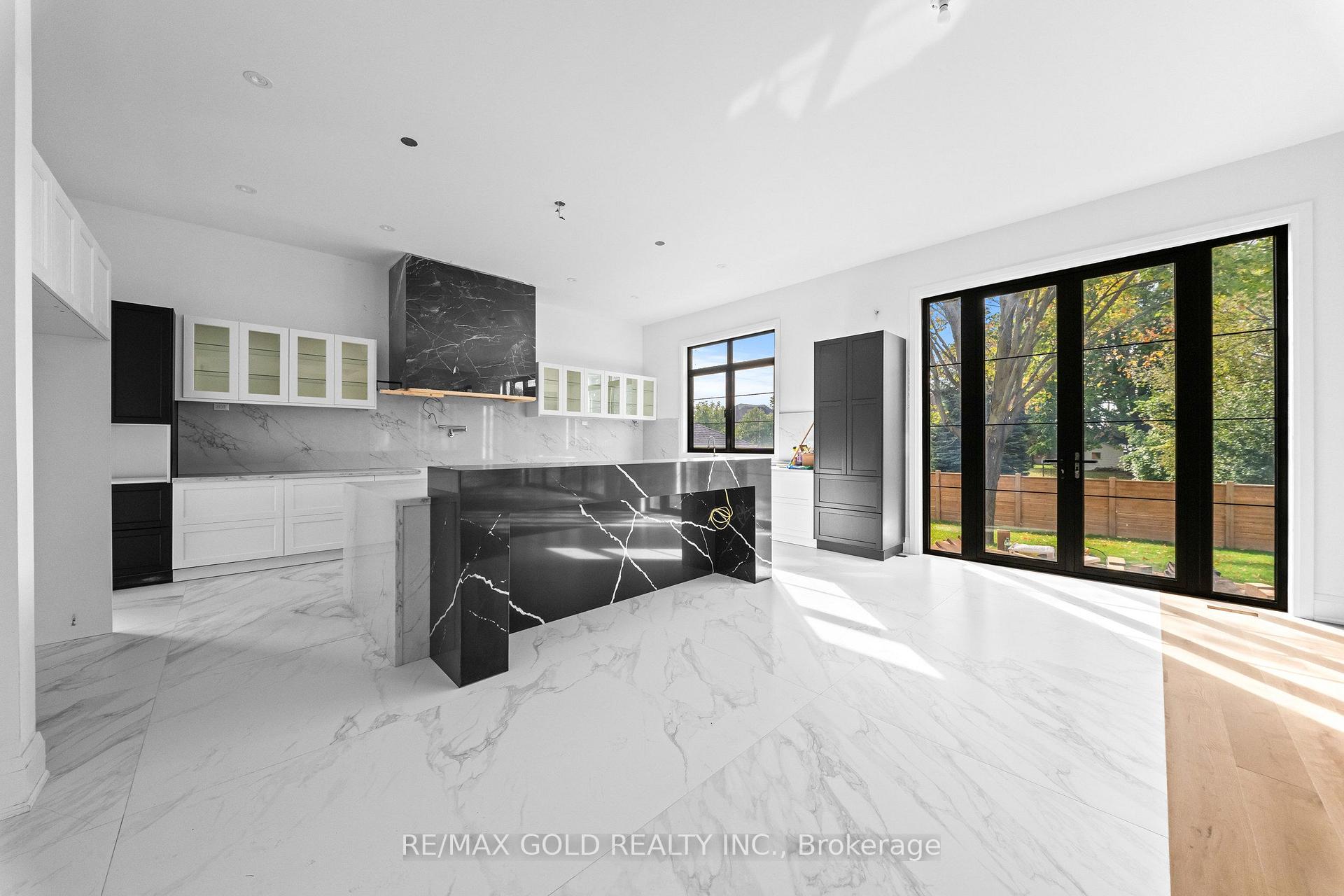 Photo 10 of 15 Mckenzie Street, Vaughan, Vaughan Grove — HOMEH