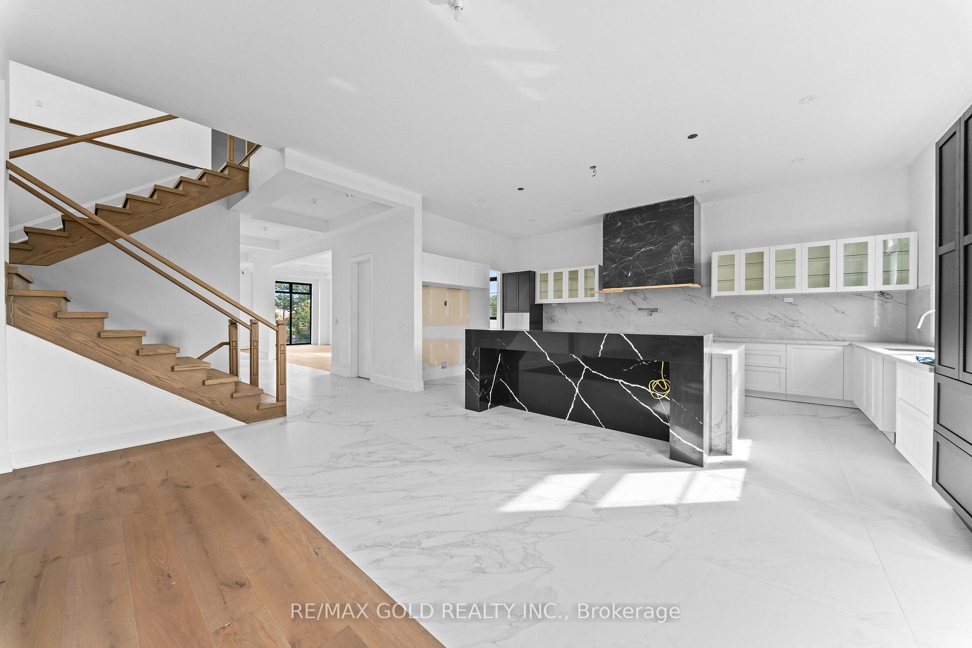 Photo 11 of 15 Mckenzie Street, Vaughan, Vaughan Grove — HOMEH