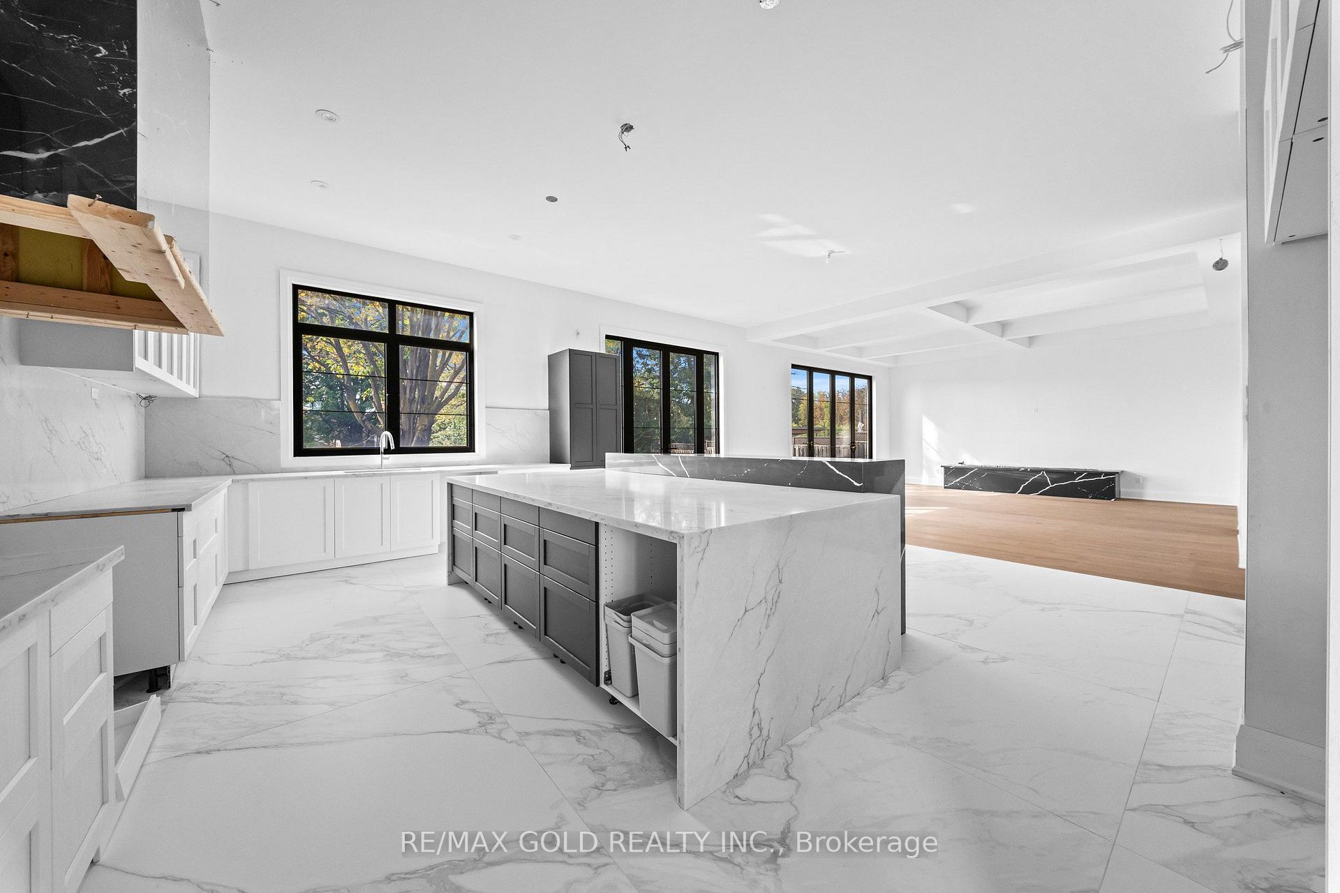 Photo 12 of 15 Mckenzie Street, Vaughan, Vaughan Grove — HOMEH