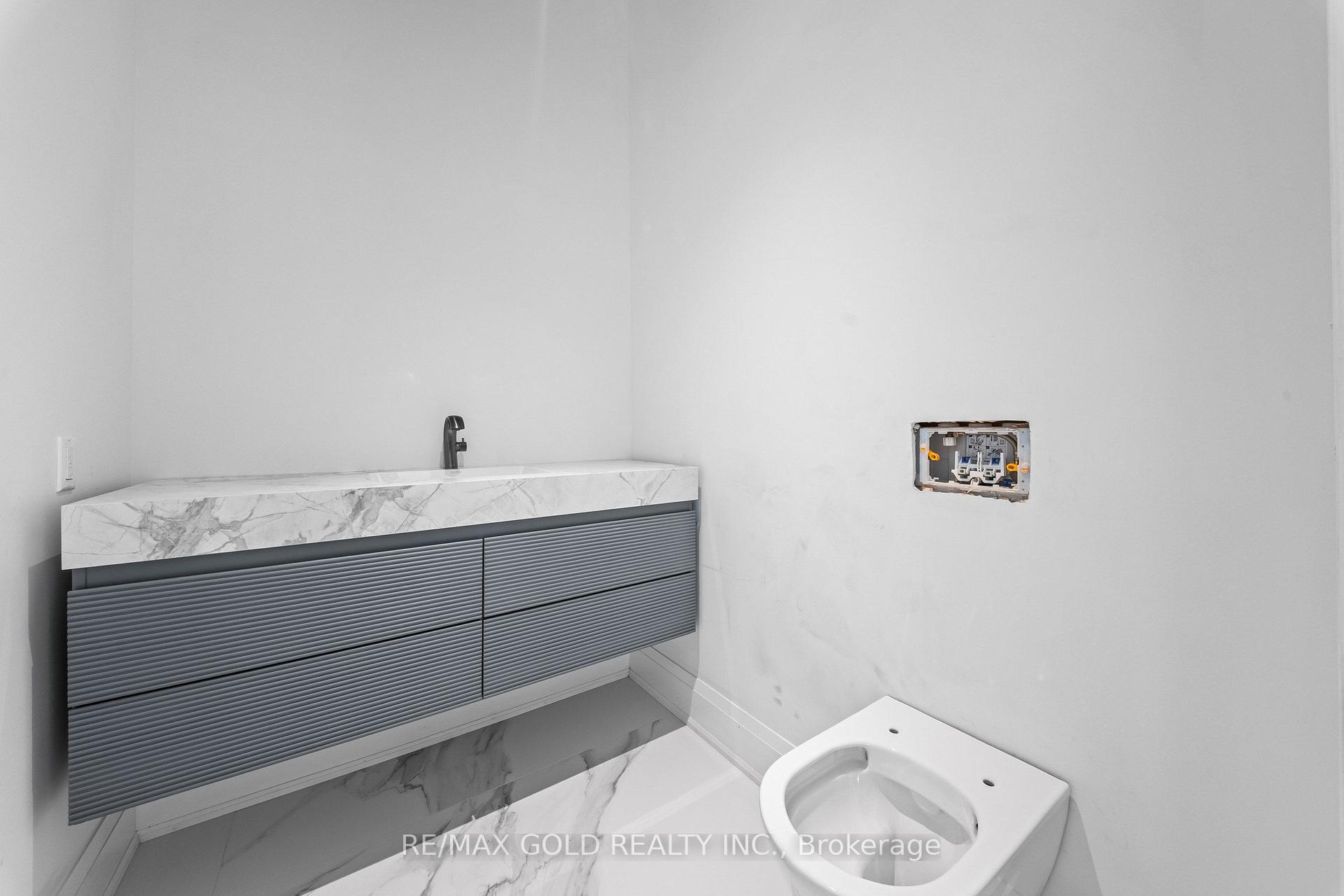 Photo 17 of 15 Mckenzie Street, Vaughan, Vaughan Grove — HOMEH