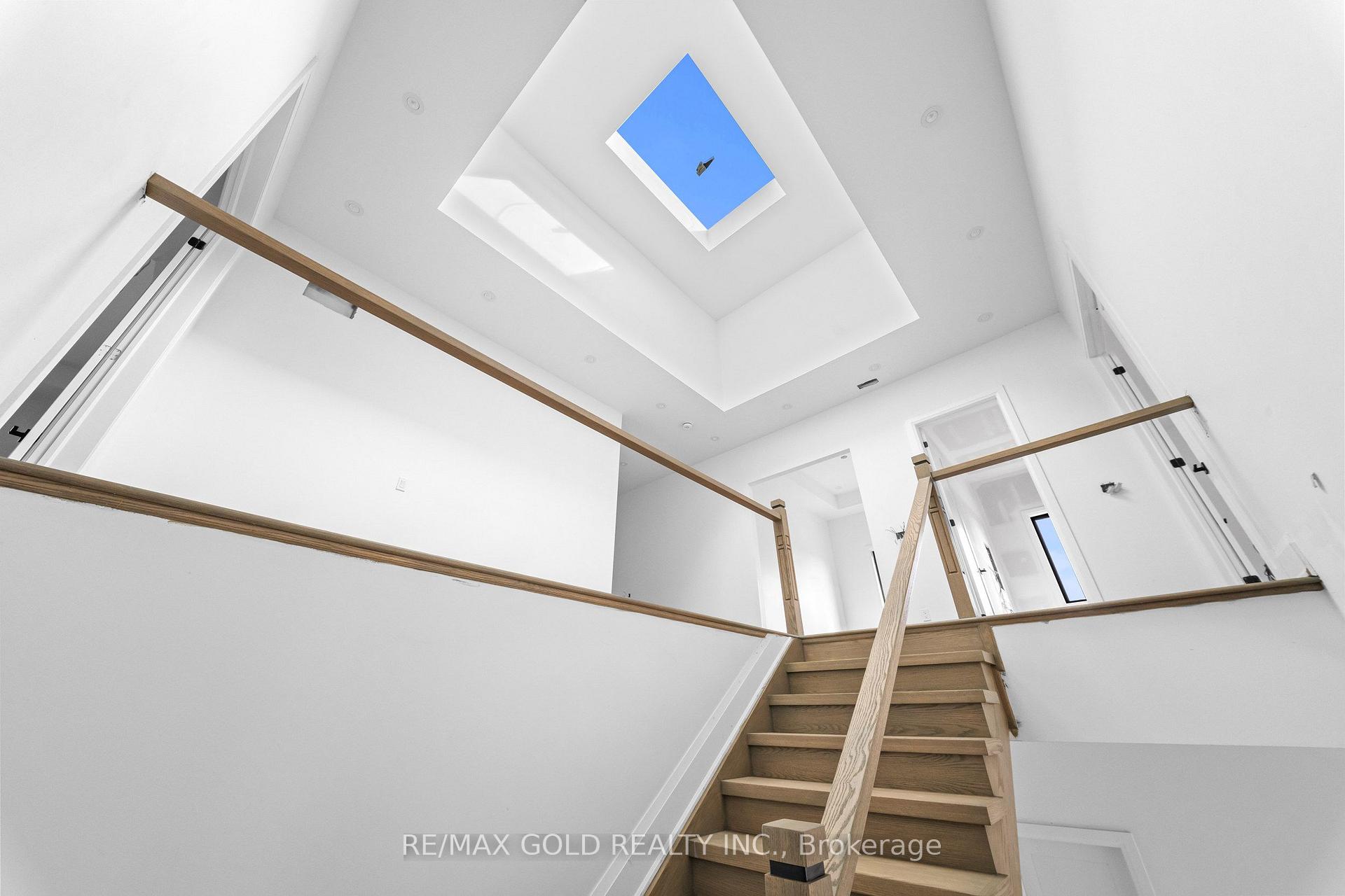 Photo 18 of 15 Mckenzie Street, Vaughan, Vaughan Grove — HOMEH