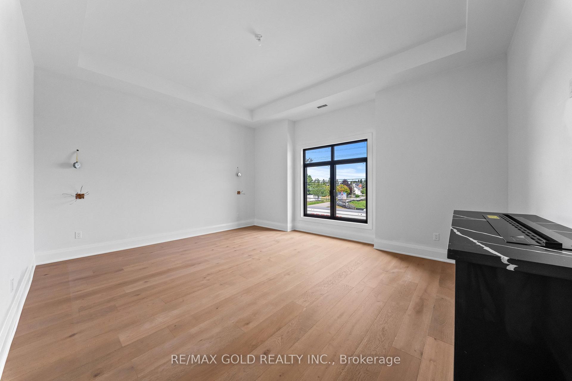 Photo 23 of 15 Mckenzie Street, Vaughan, Vaughan Grove — HOMEH