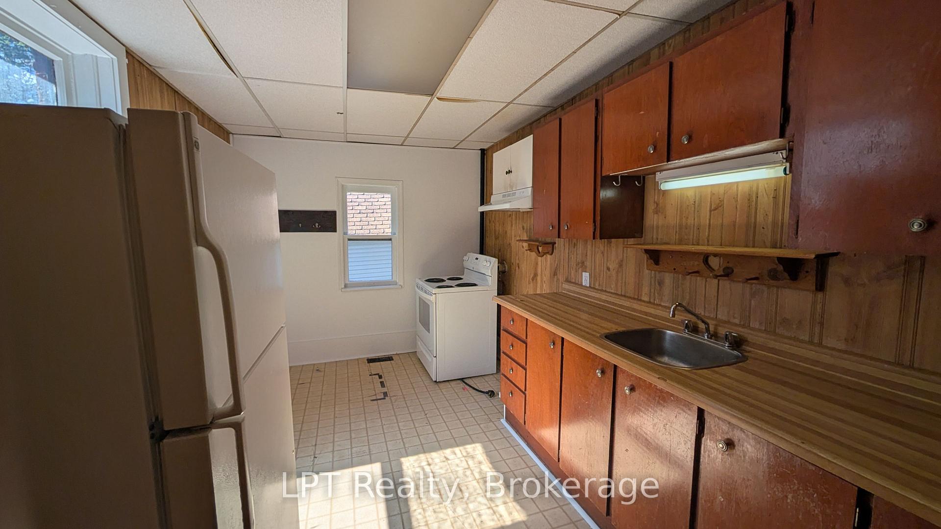 Photo 4 of 265 Bethune Street, Peterborough, Town Ward 3 — HOMEH