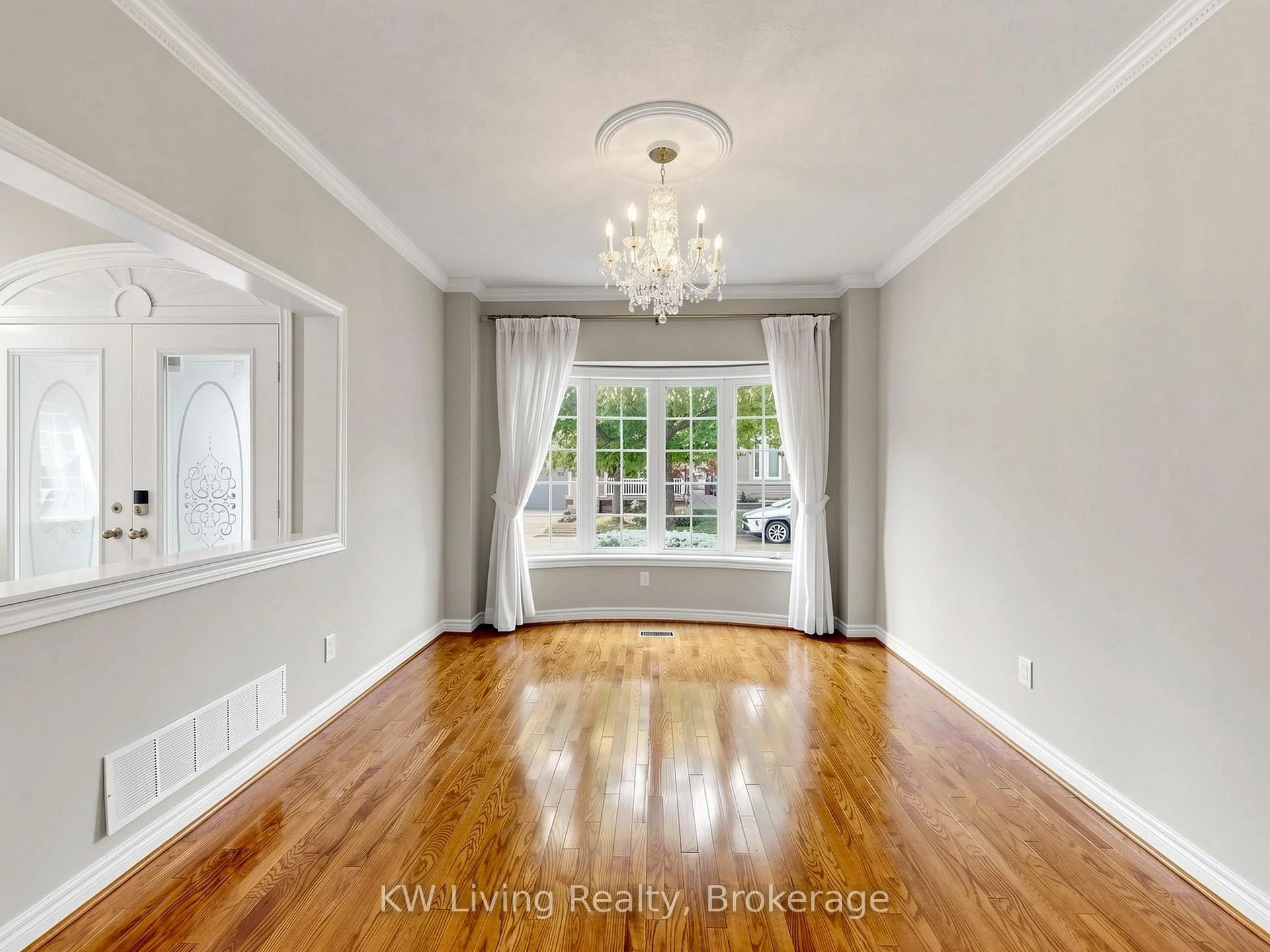 Photo 6 of 2 Littleleaf Crescent, Markham, Legacy — HOMEH