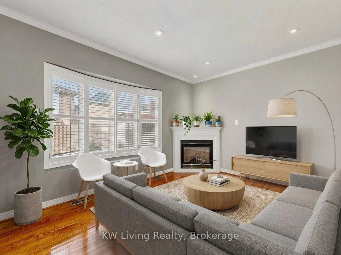 Photo 9 of 2 Littleleaf Crescent, Markham, Legacy — HOMEH