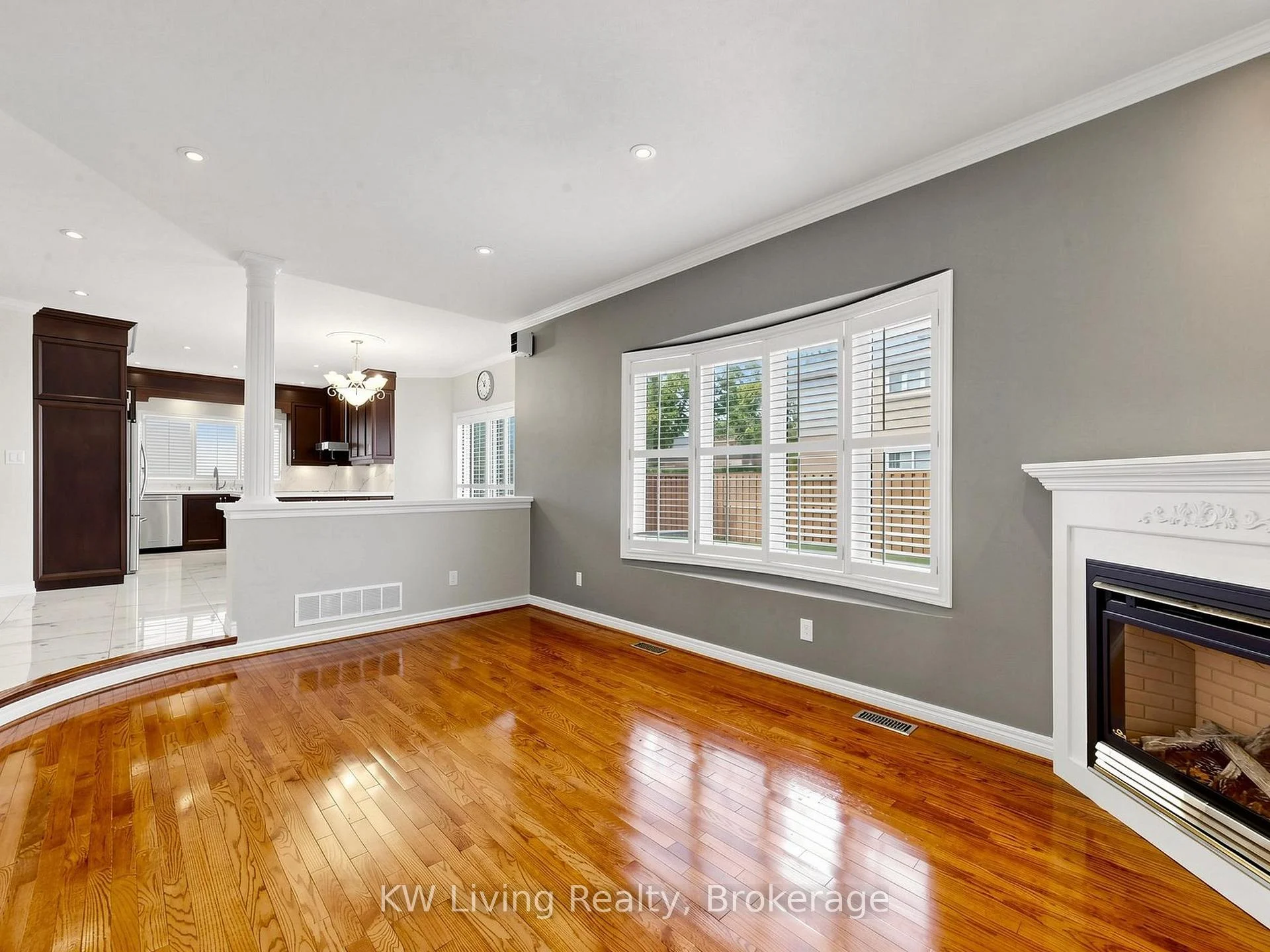 Photo 10 of 2 Littleleaf Crescent, Markham, Legacy — HOMEH