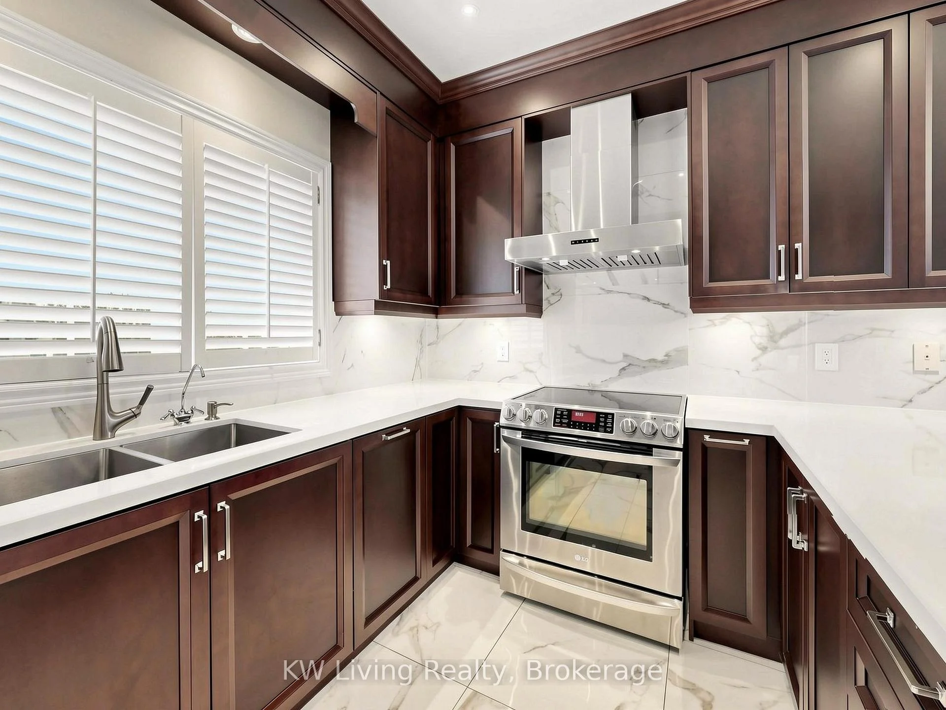 Photo 15 of 2 Littleleaf Crescent, Markham, Legacy — HOMEH