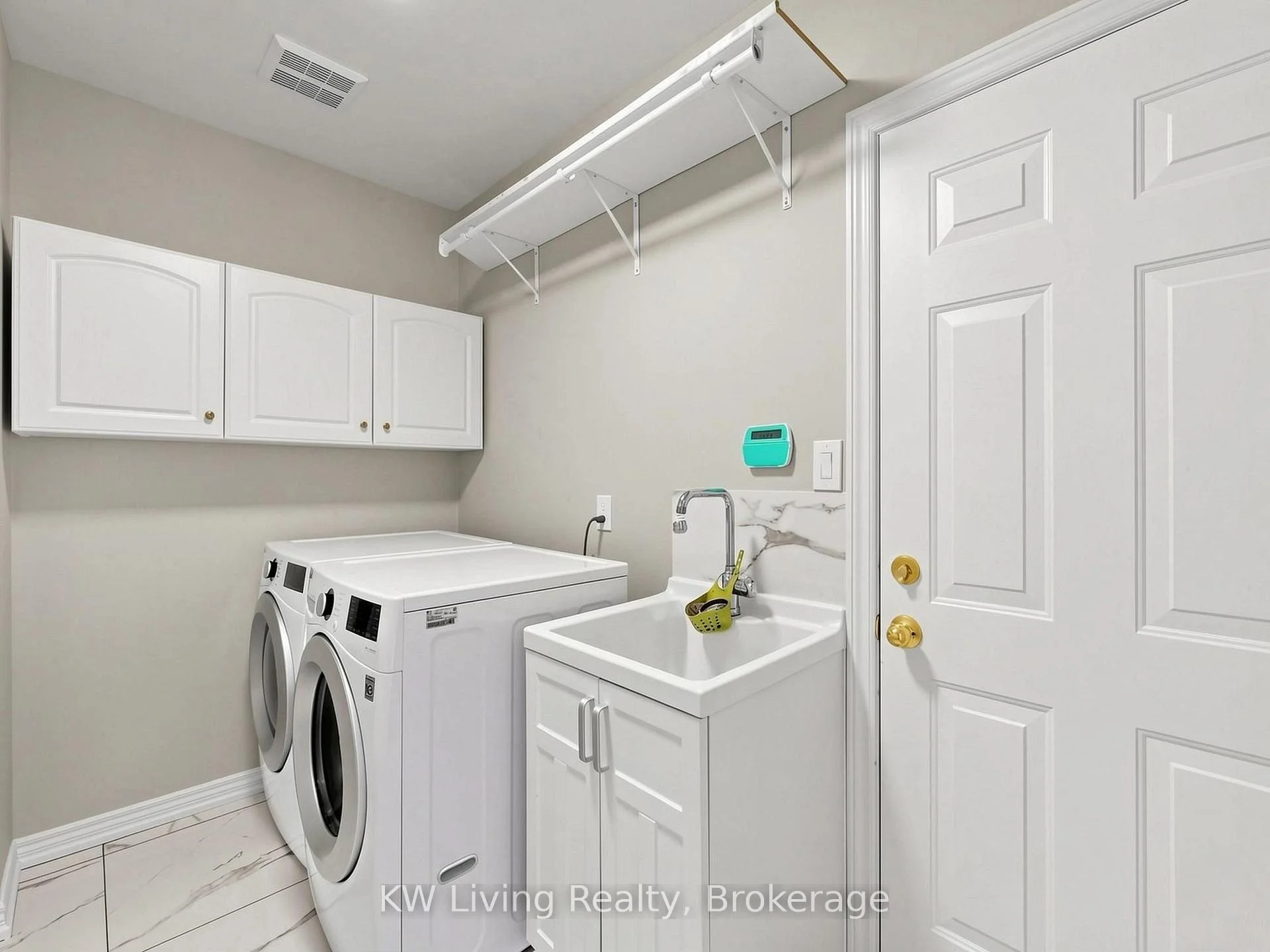Photo 17 of 2 Littleleaf Crescent, Markham, Legacy — HOMEH