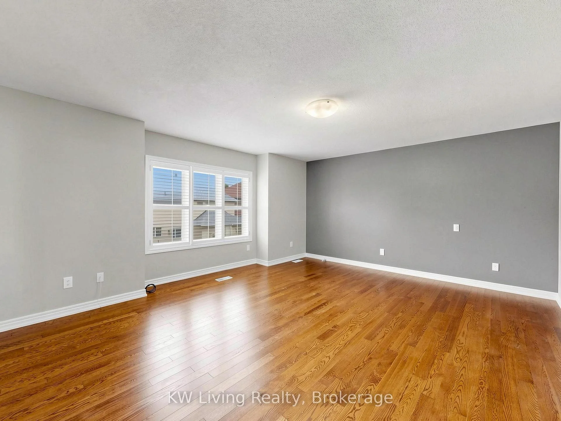 Photo 20 of 2 Littleleaf Crescent, Markham, Legacy — HOMEH