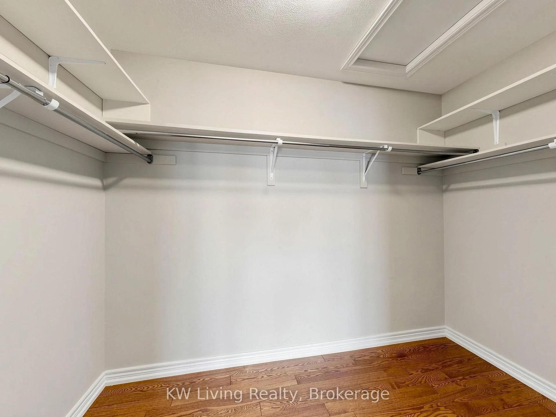 Photo 22 of 2 Littleleaf Crescent, Markham, Legacy — HOMEH