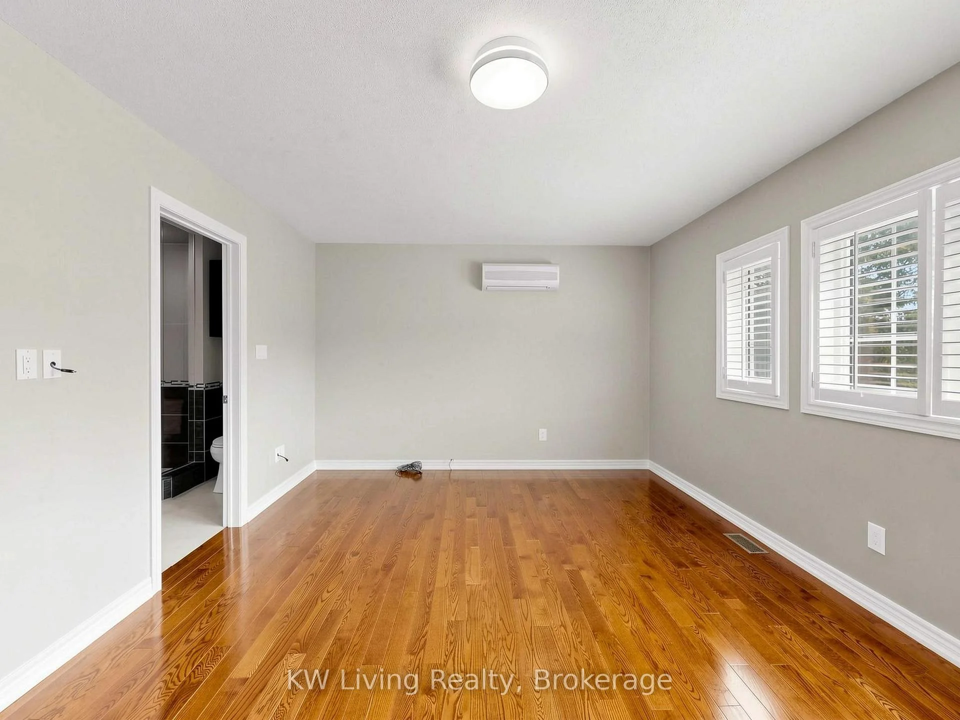 Photo 24 of 2 Littleleaf Crescent, Markham, Legacy — HOMEH