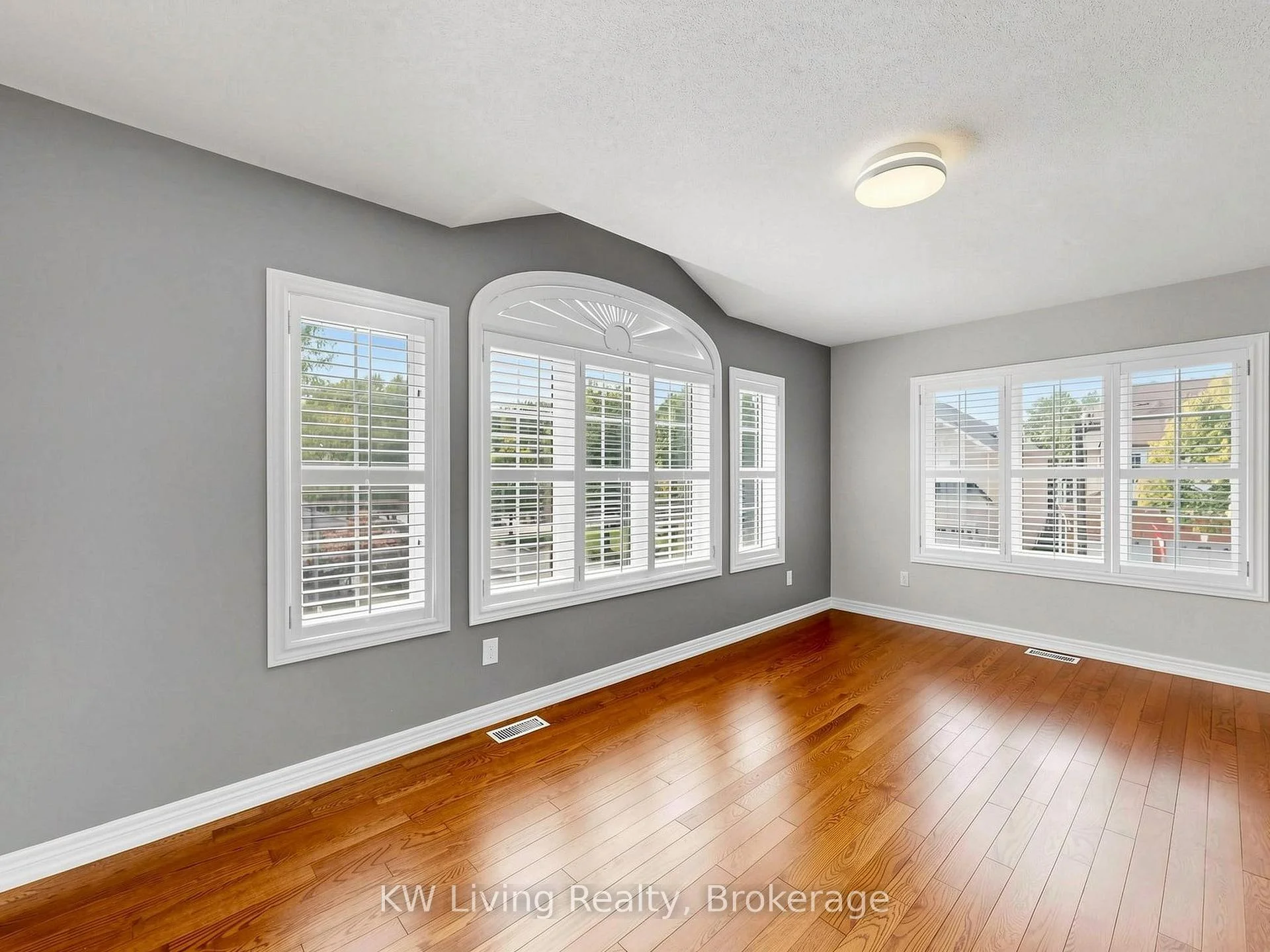 Photo 27 of 2 Littleleaf Crescent, Markham, Legacy — HOMEH
