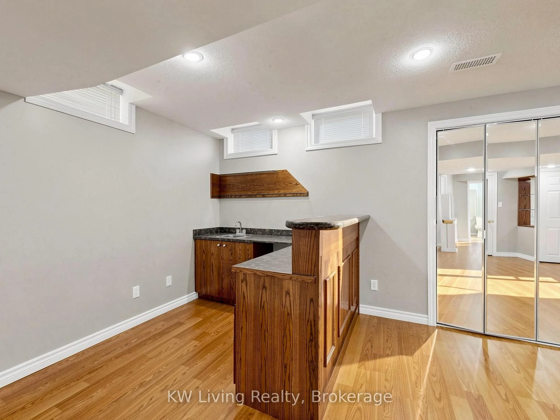 Photo 35 of 2 Littleleaf Crescent, Markham, Legacy — HOMEH