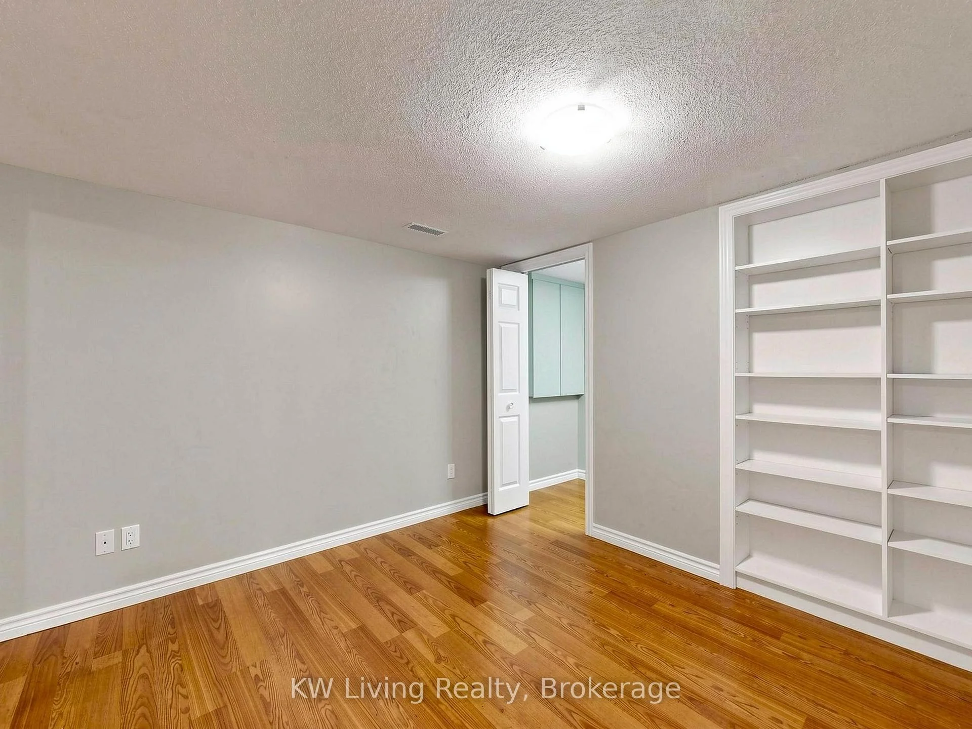 Photo 36 of 2 Littleleaf Crescent, Markham, Legacy — HOMEH